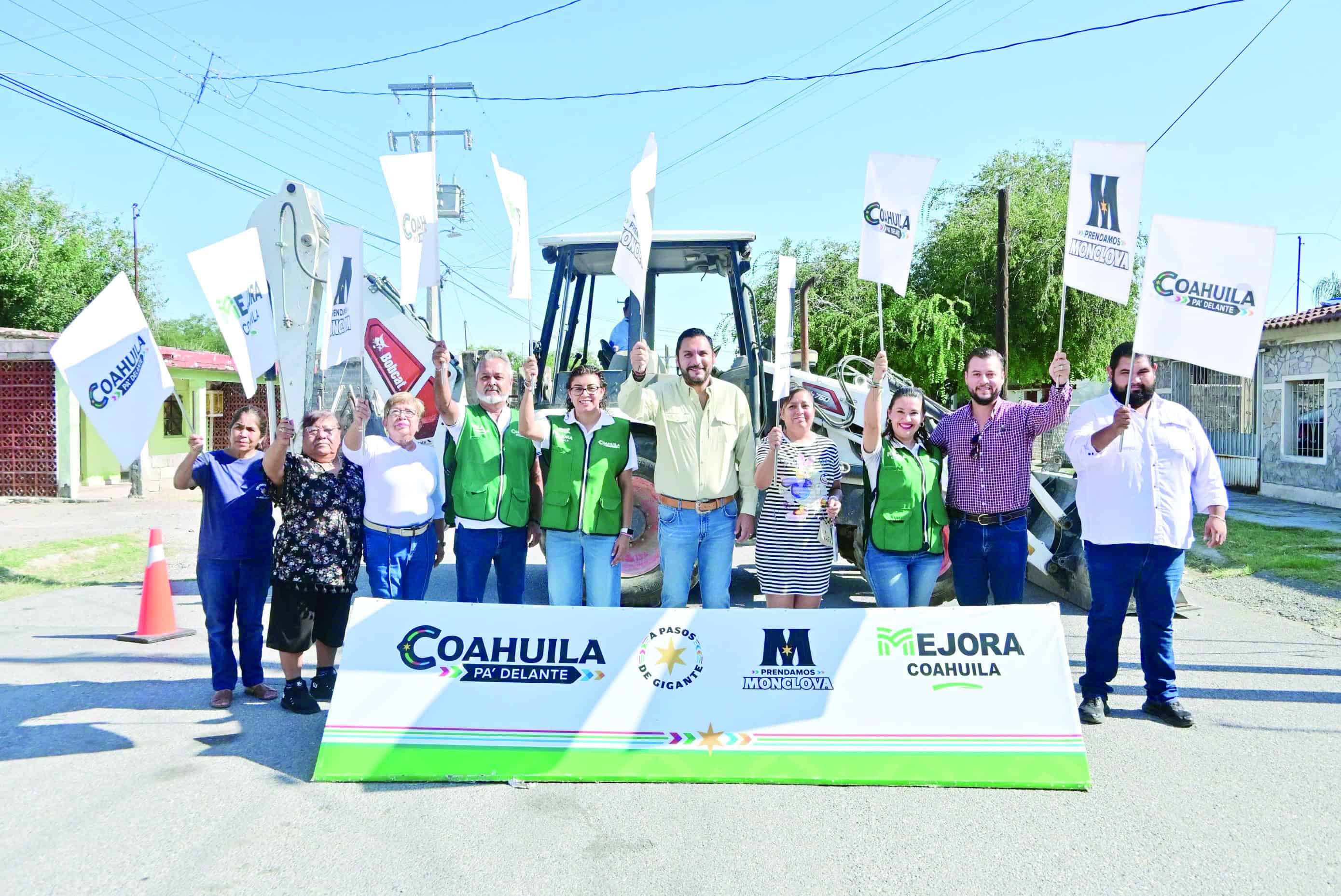 Carlos Villarreal inicia obras de drenaje y agua en Monclova