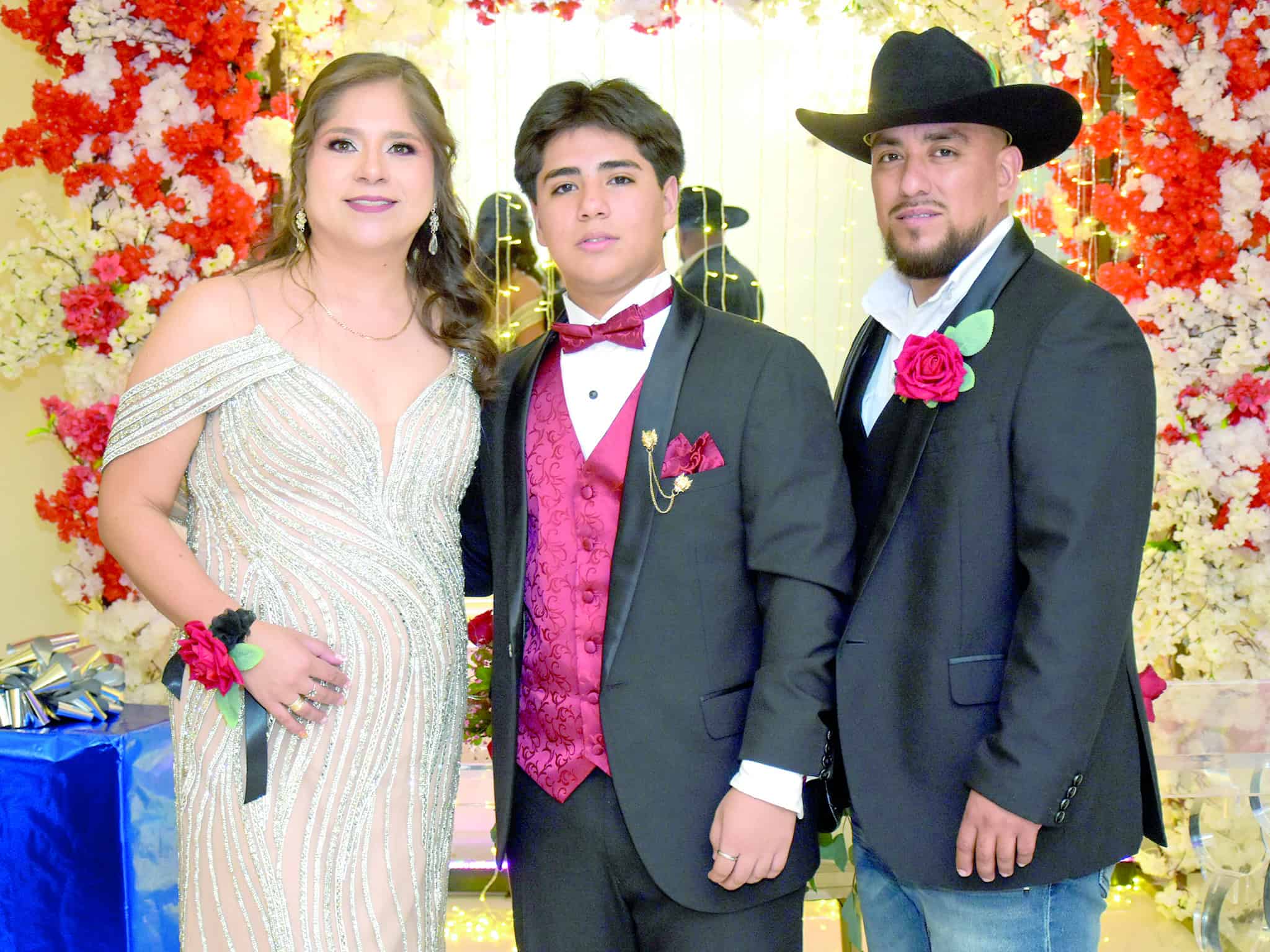Misa y recepci&oacute;n marcan la celebraci&oacute;n de XV a&ntilde;os de Axel Emmanuel