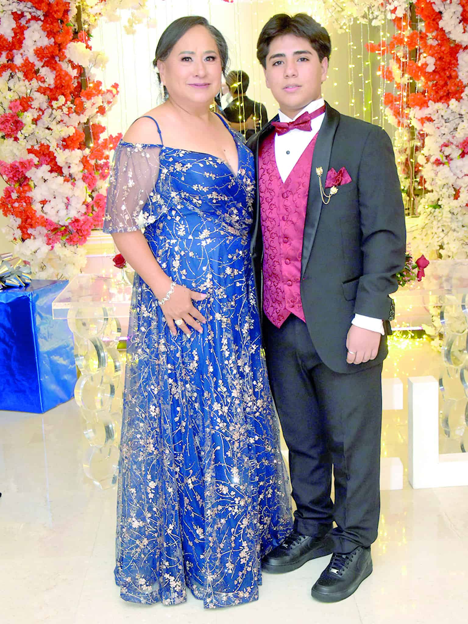 Misa y recepci&oacute;n marcan la celebraci&oacute;n de XV a&ntilde;os de Axel Emmanuel