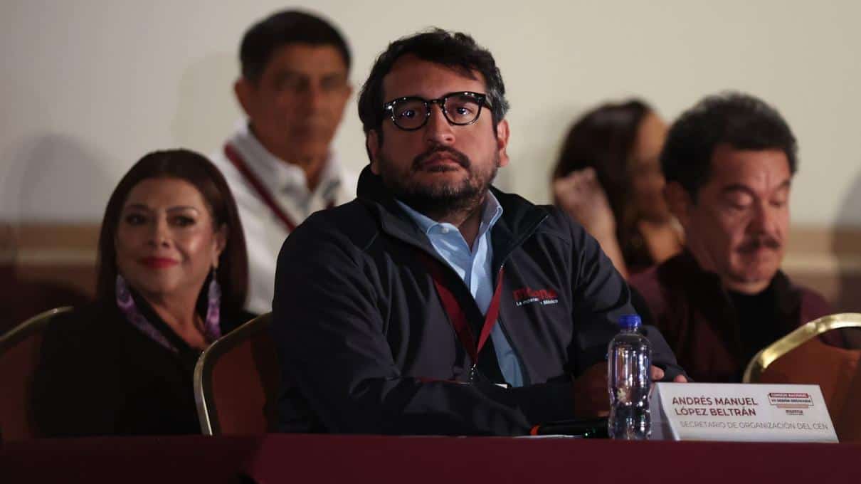Morena defiende a López Beltrán tras cancelación de visa