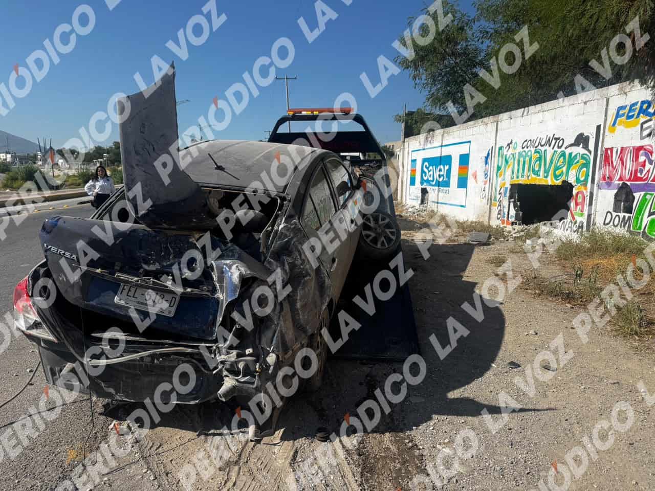 Accidente en Monclova: auto de estudiantes choca contra barda