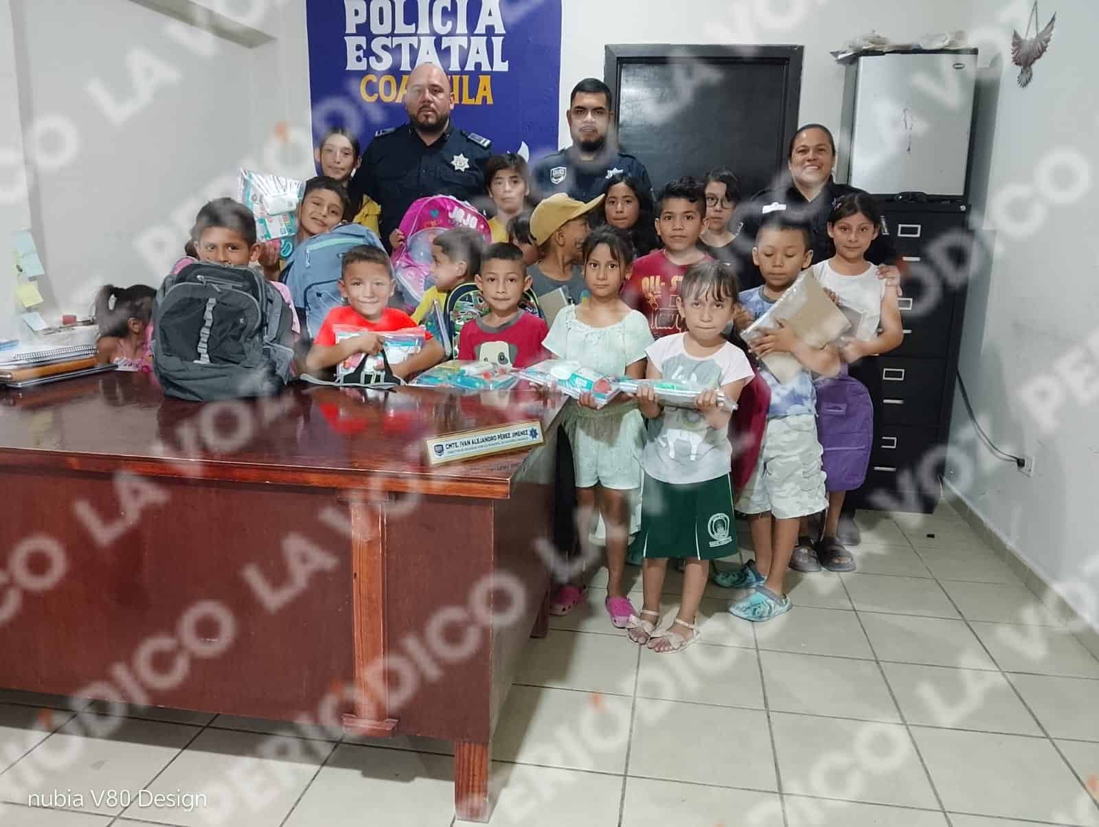 Seguridad P&uacute;blica de Casta&ntilde;os apoya a ni&ntilde;os con &uacute;tiles escolares