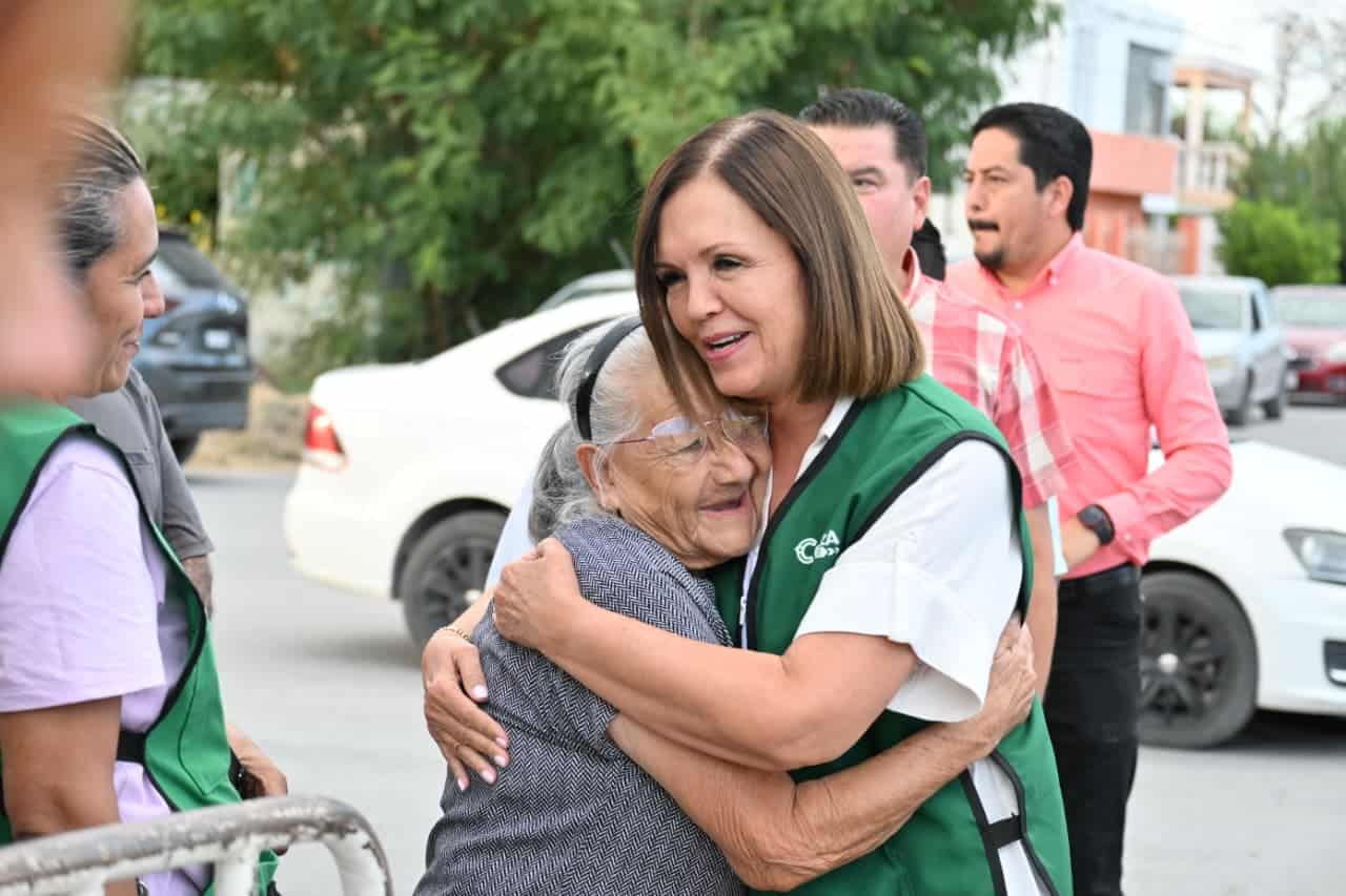 Sari P&eacute;rez y Manolo Jim&eacute;nez llevan mercadito Mejora a La Sierrita