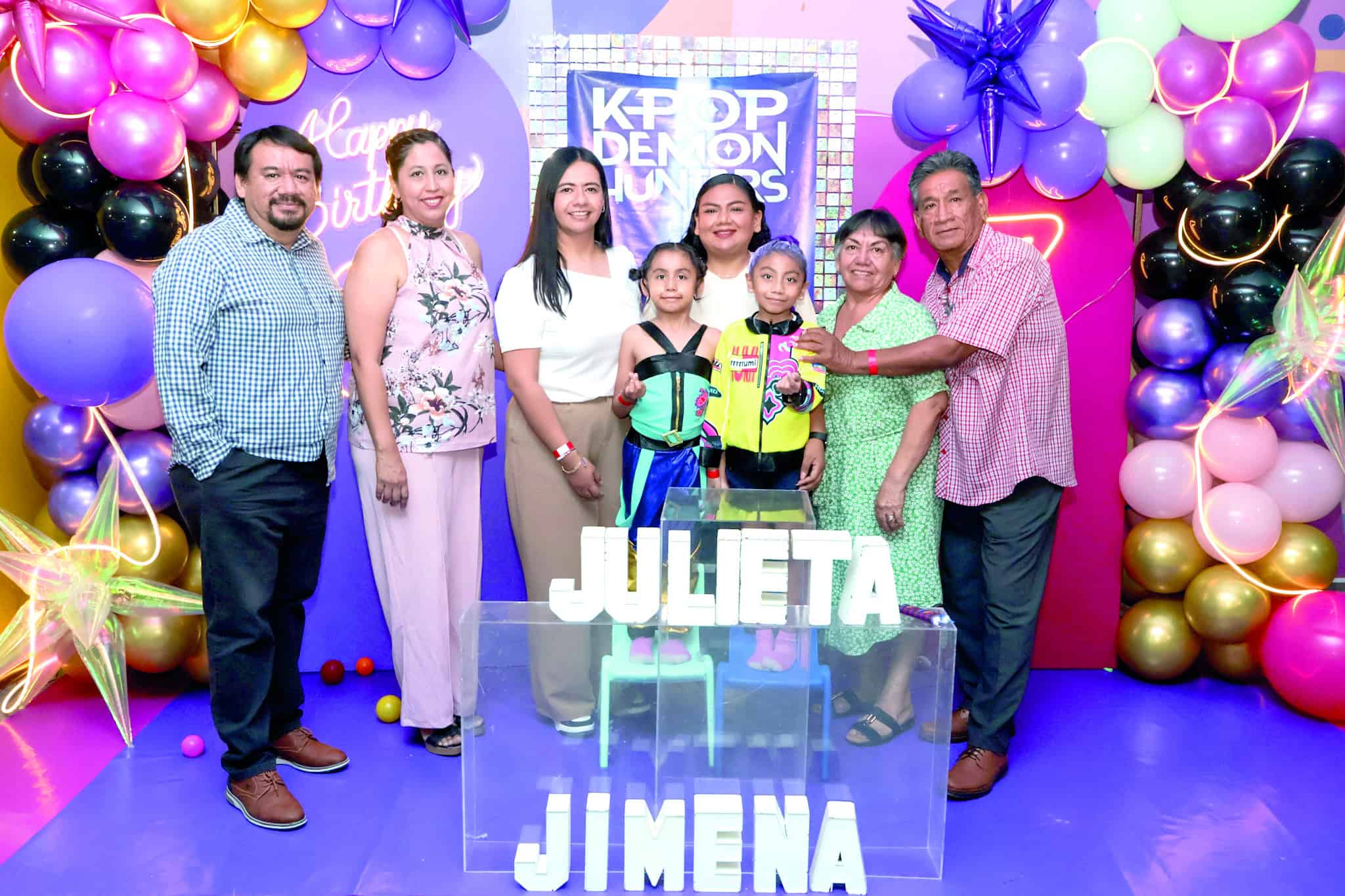 Julieta Ar&eacute;valo y Jimena celebran su cumplea&ntilde;os en familia