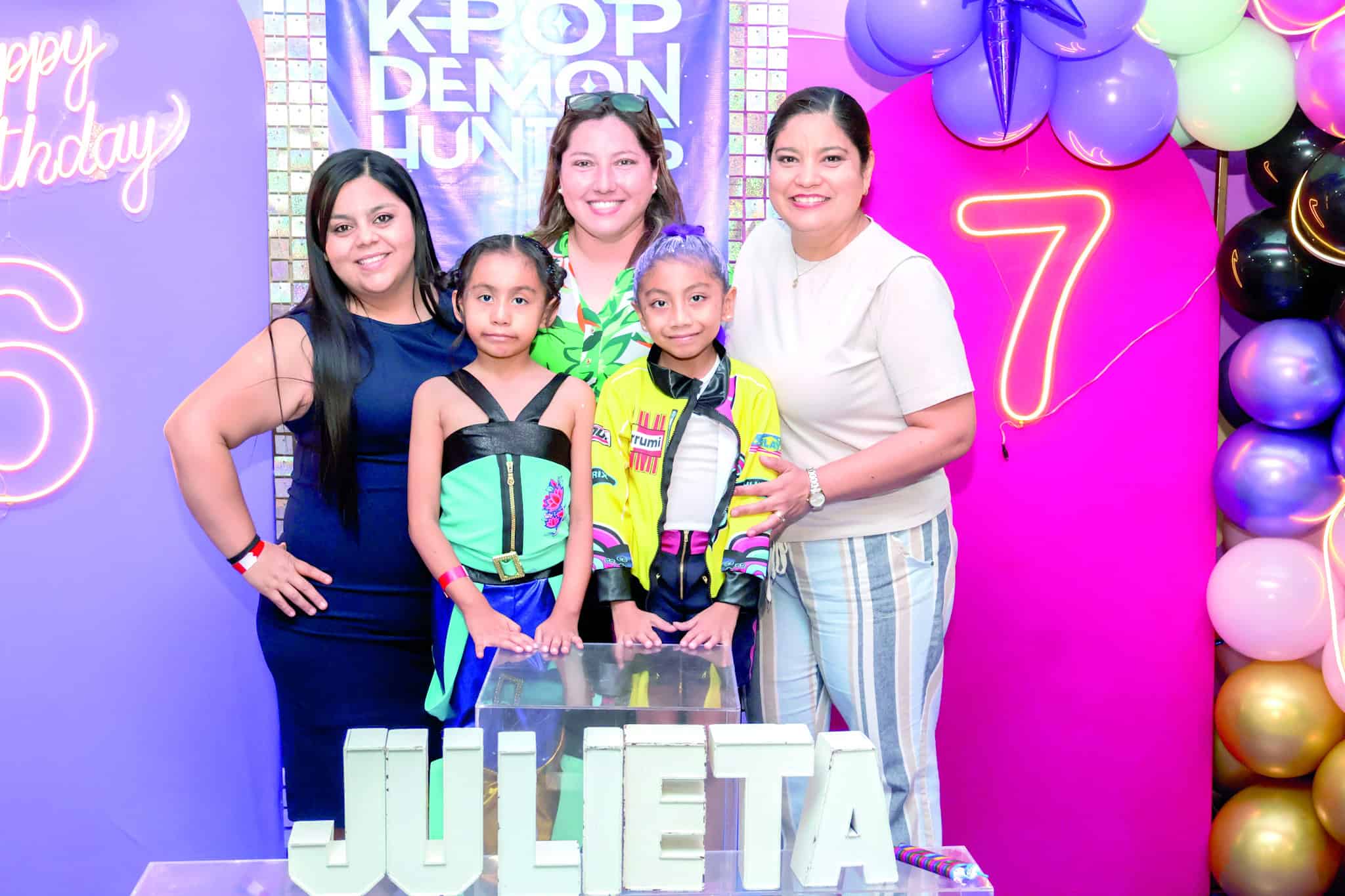 Julieta Ar&eacute;valo y Jimena celebran su cumplea&ntilde;os en familia