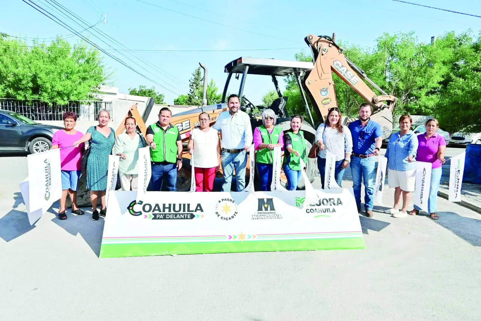 Carlos Villarreal supervisa obras de infraestructura en Monclova