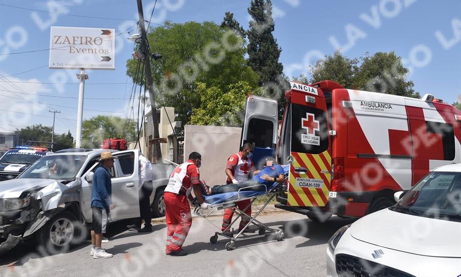 Muere tras chocar contra dos bardas
