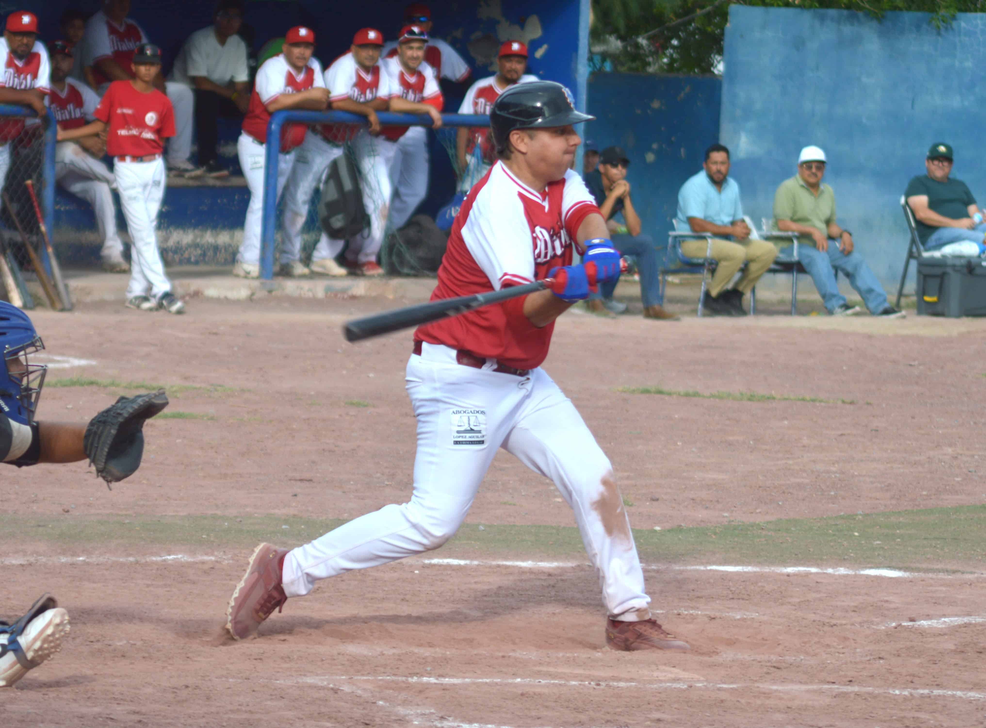 Diablos vencen a Estrellas del Oriente: Luis Castillo brilla en el juego
