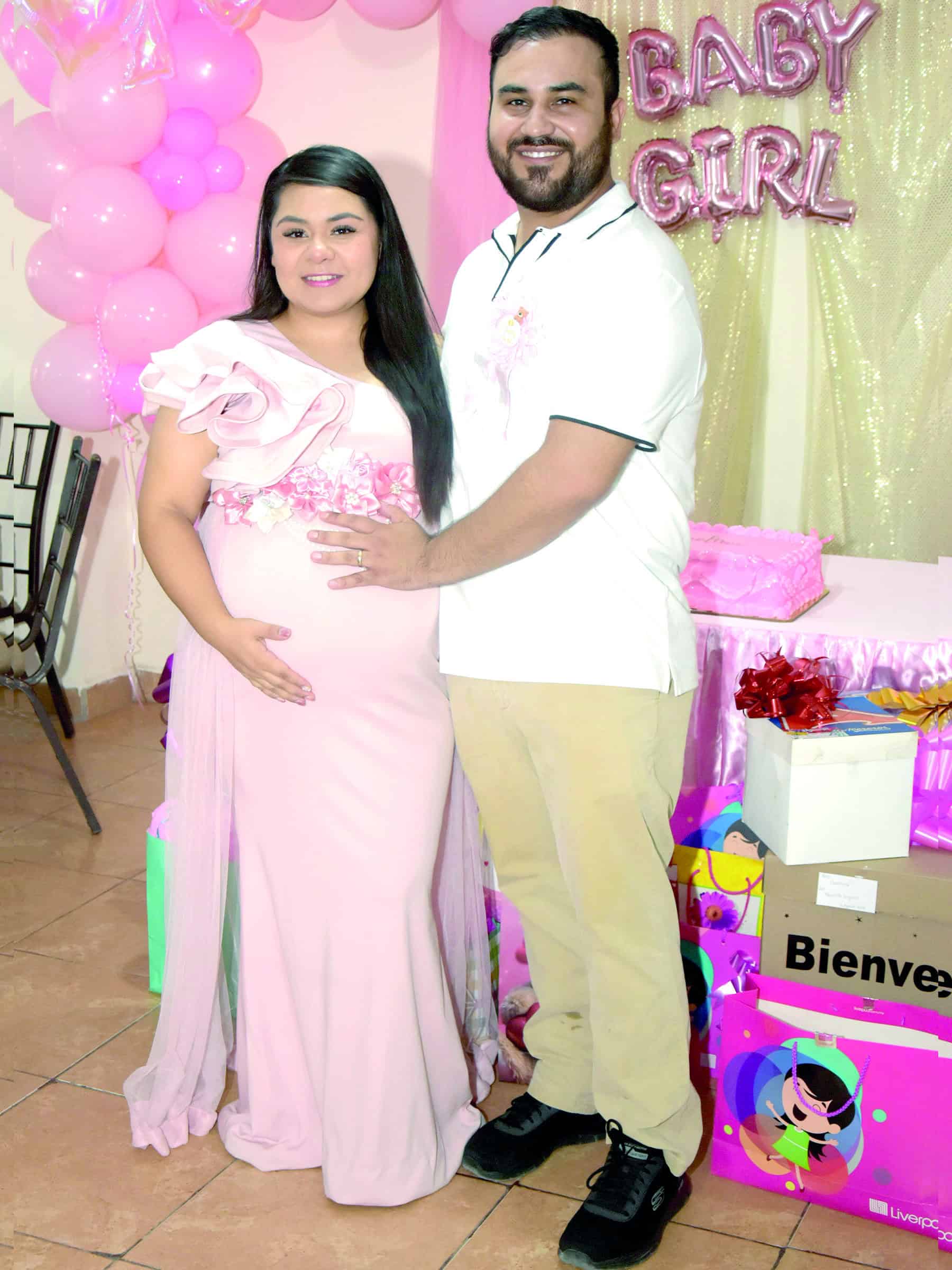 Mery Garc&iacute;a celebra su baby shower en compa&ntilde;&iacute;a de su familia