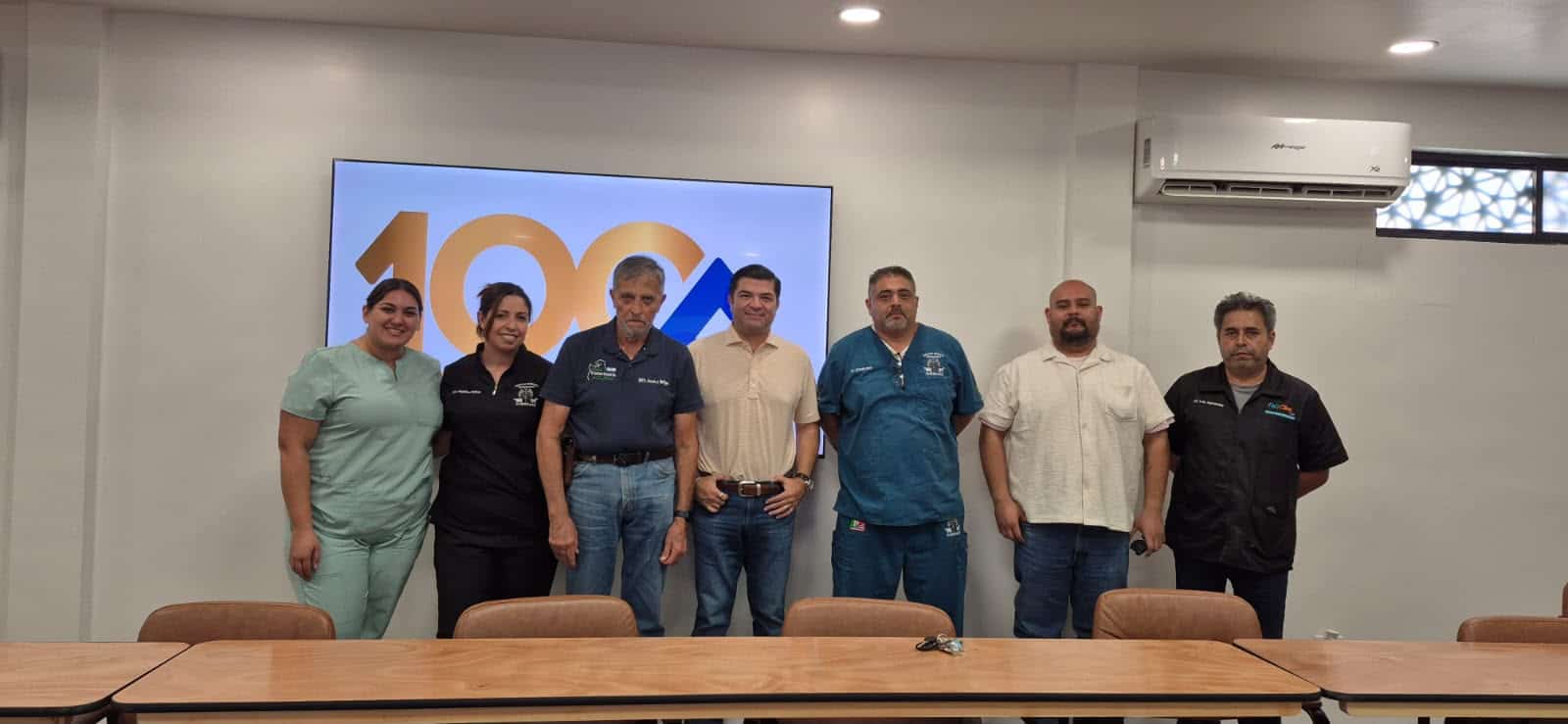 Nuevas reglas para cruzar mascotas impactan a veterinarios de Ciudad Acu&ntilde;a