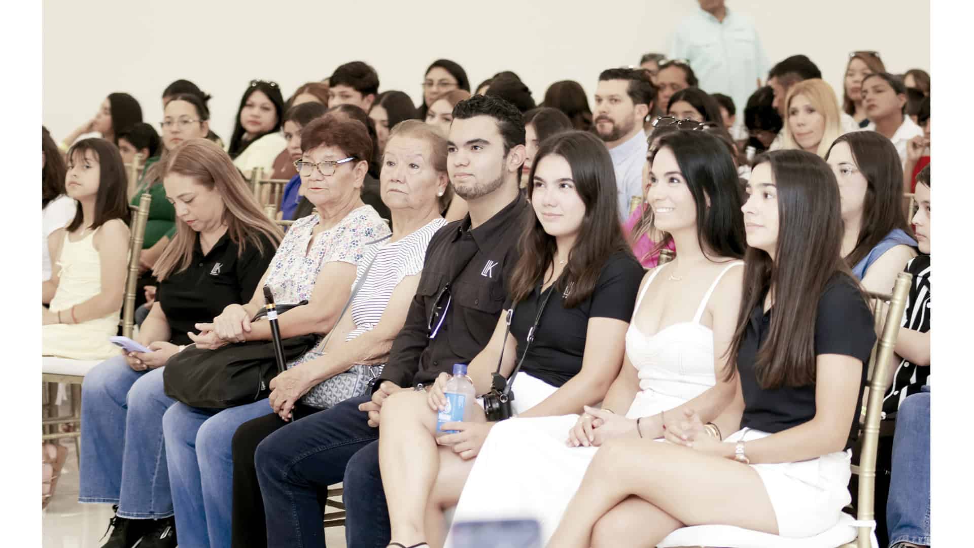 Celebran primera edici&oacute;n de "Brillando Juntos"