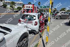 Colisión en bulevar Harold R. Pape causa daños y lesiones Colisión en bulevar Harold R. Pape causa daños y lesiones