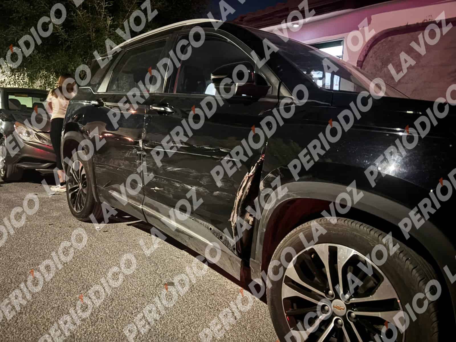 Dos veh&iacute;culos da&ntilde;ados tras choque en Monclova