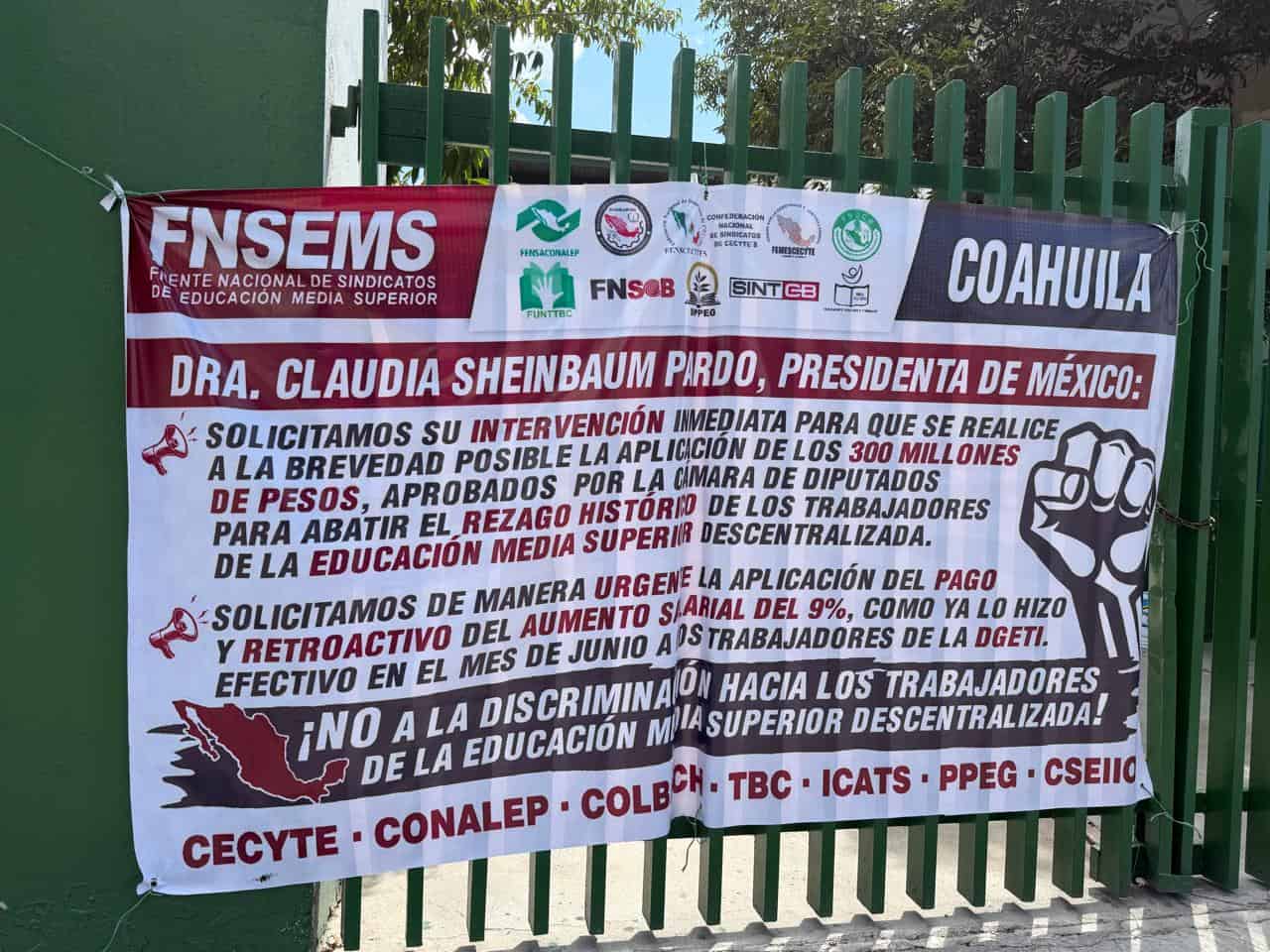 Trabajadores de CONALEP y CECyTEC protestan: piden a Claudia Sheinbaum atención