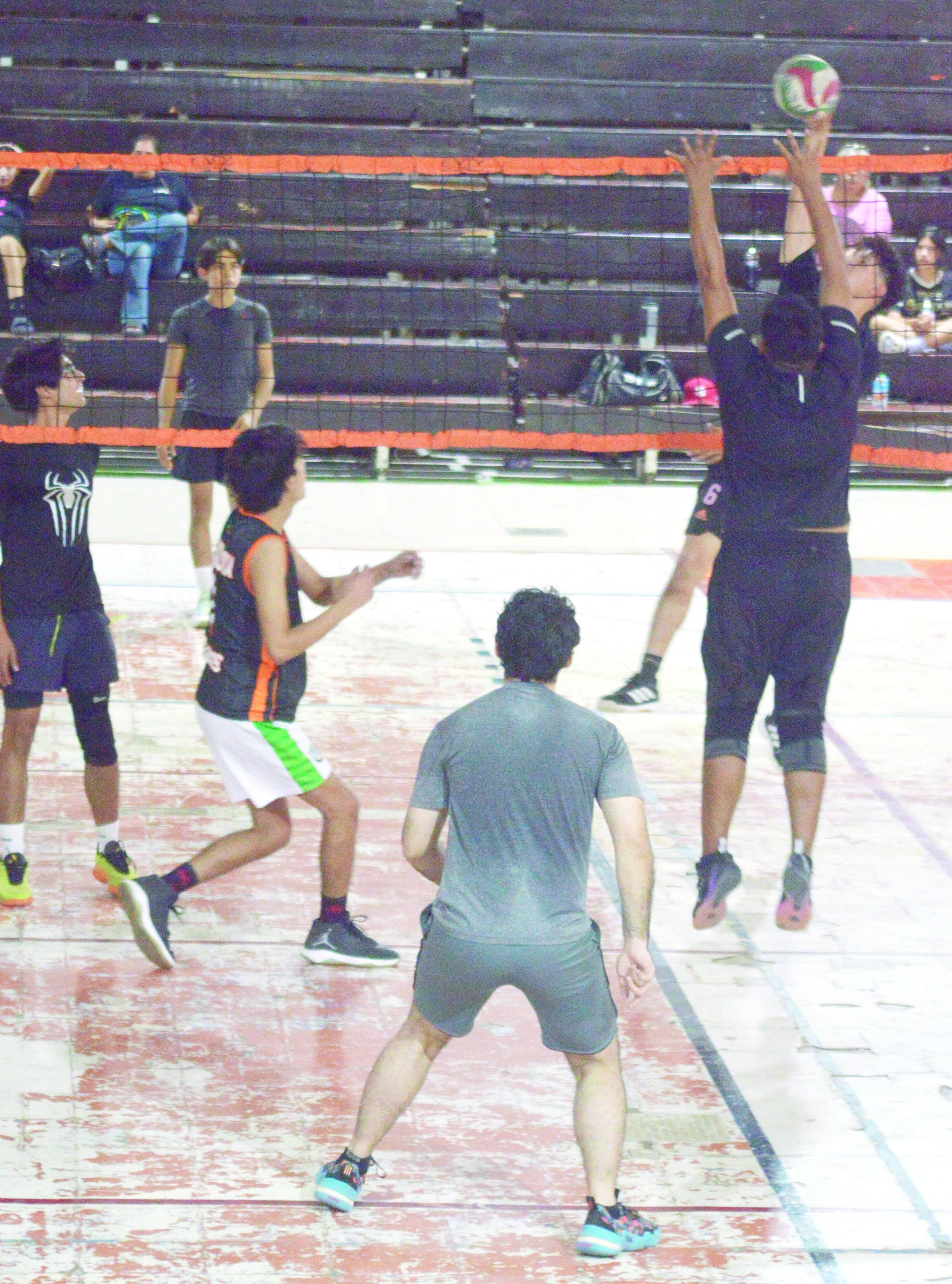 La Joyita logra remontada y avanza a la final de voleibol en Monclova
