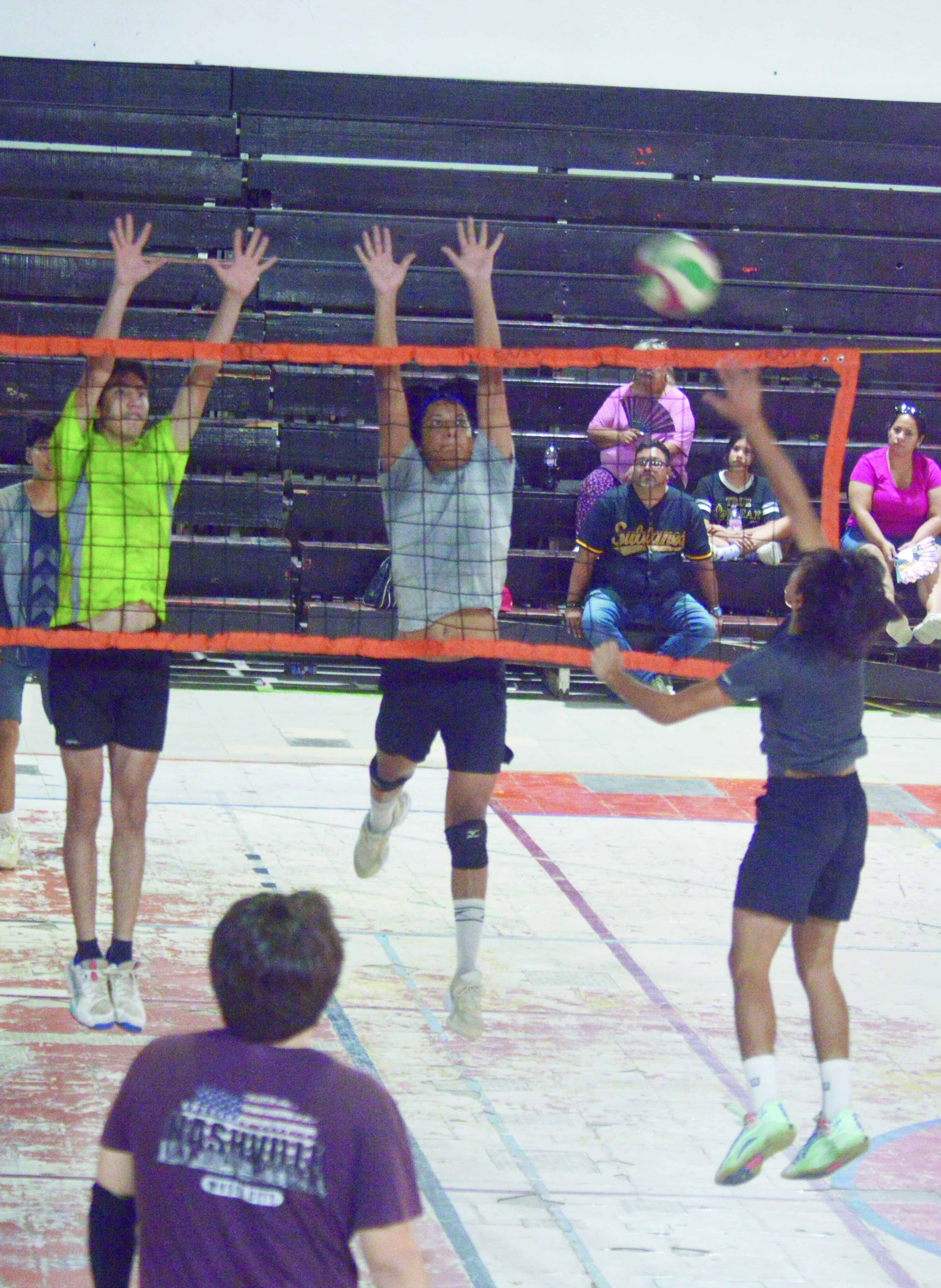 La Joyita logra remontada y avanza a la final de voleibol en Monclova
