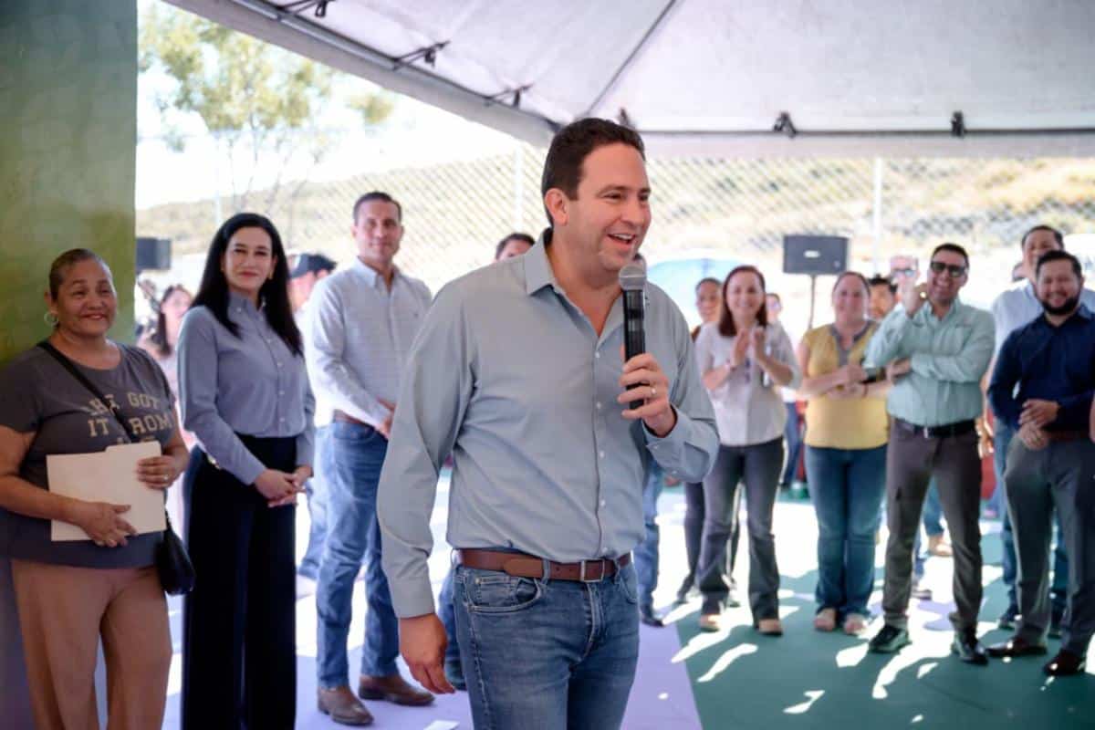 Javier D&iacute;az Gonz&aacute;lez entrega nueva cancha en Saltillo: mejora para la comunidad