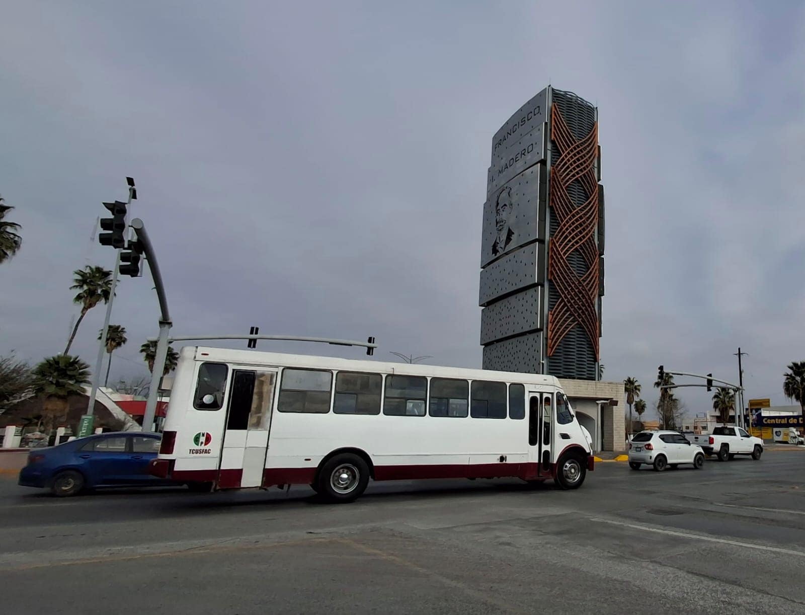 Carlos Villarreal presenta el PIMUS para mejorar el transporte en Monclova