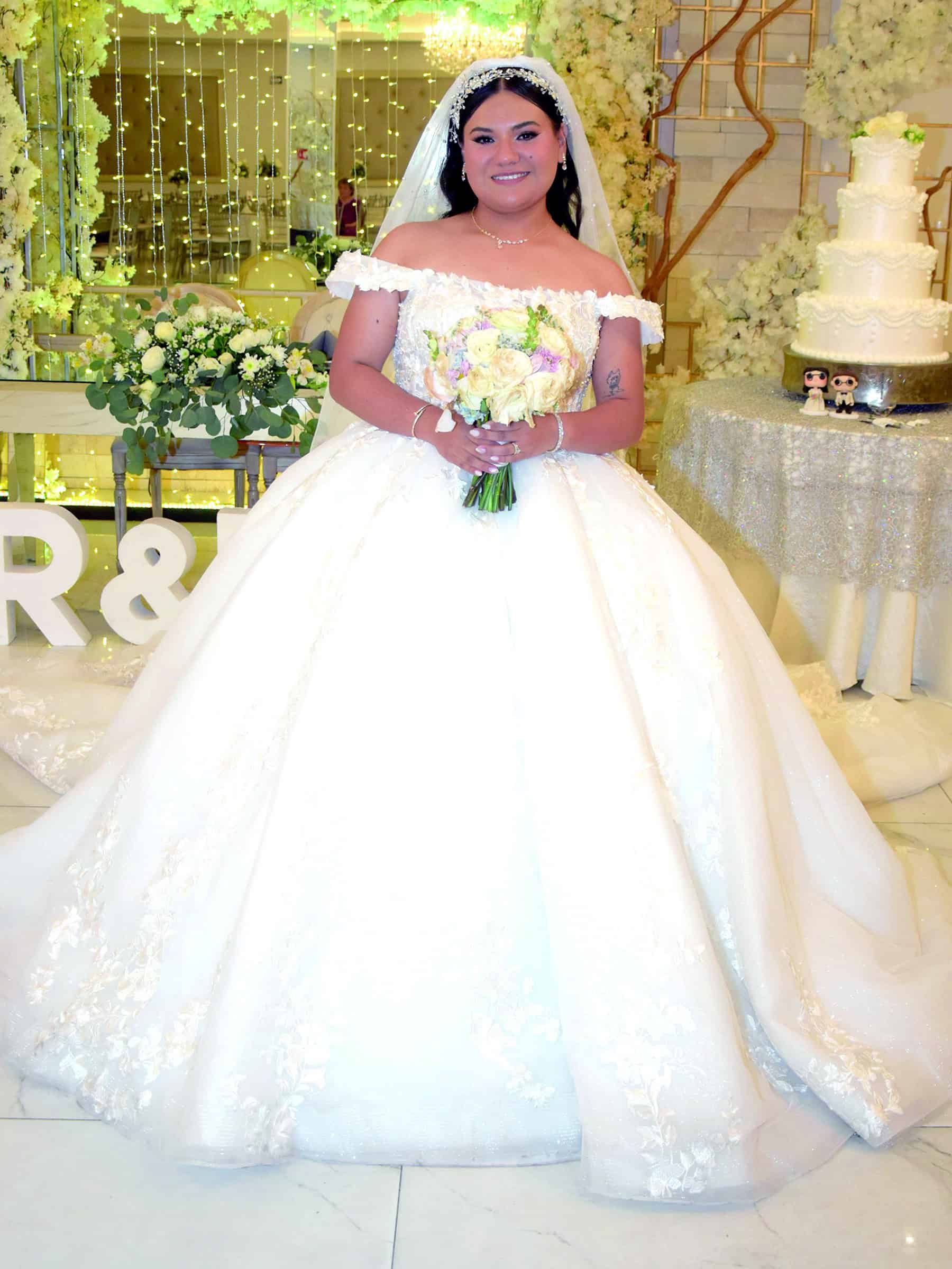 Emotiva ceremonia matrimonial de Evelyn Sol&iacute;s y Daniel &Aacute;brego en Santa Ana
