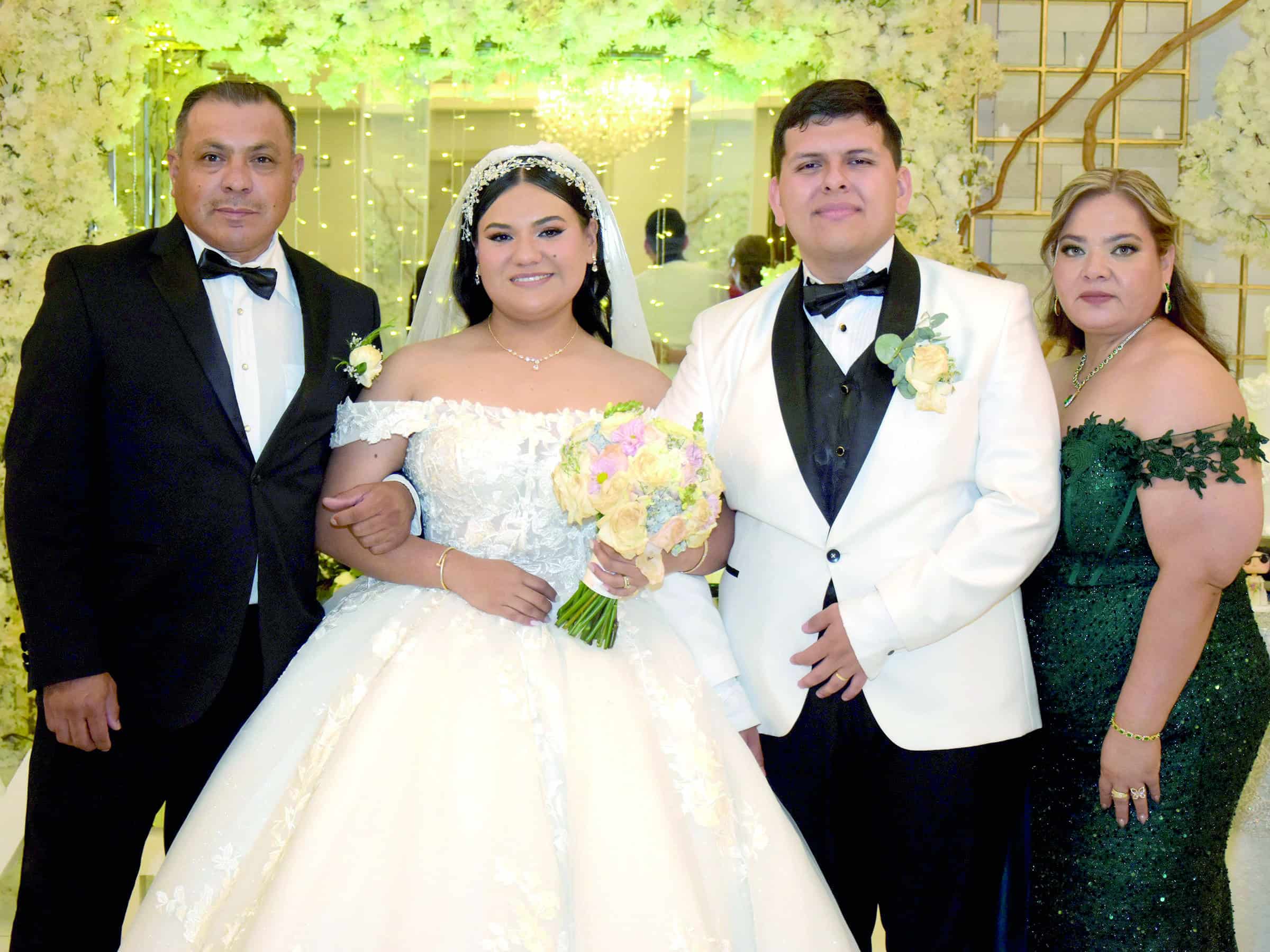 Emotiva ceremonia matrimonial de Evelyn Sol&iacute;s y Daniel &Aacute;brego en Santa Ana