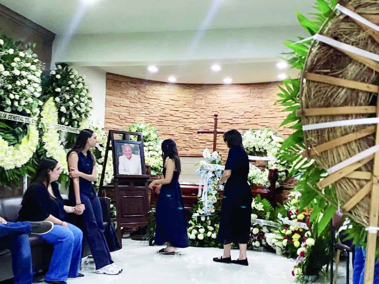 Monclova se despide de Eduardo Mac&iacute;as, exfuncionario y empresario