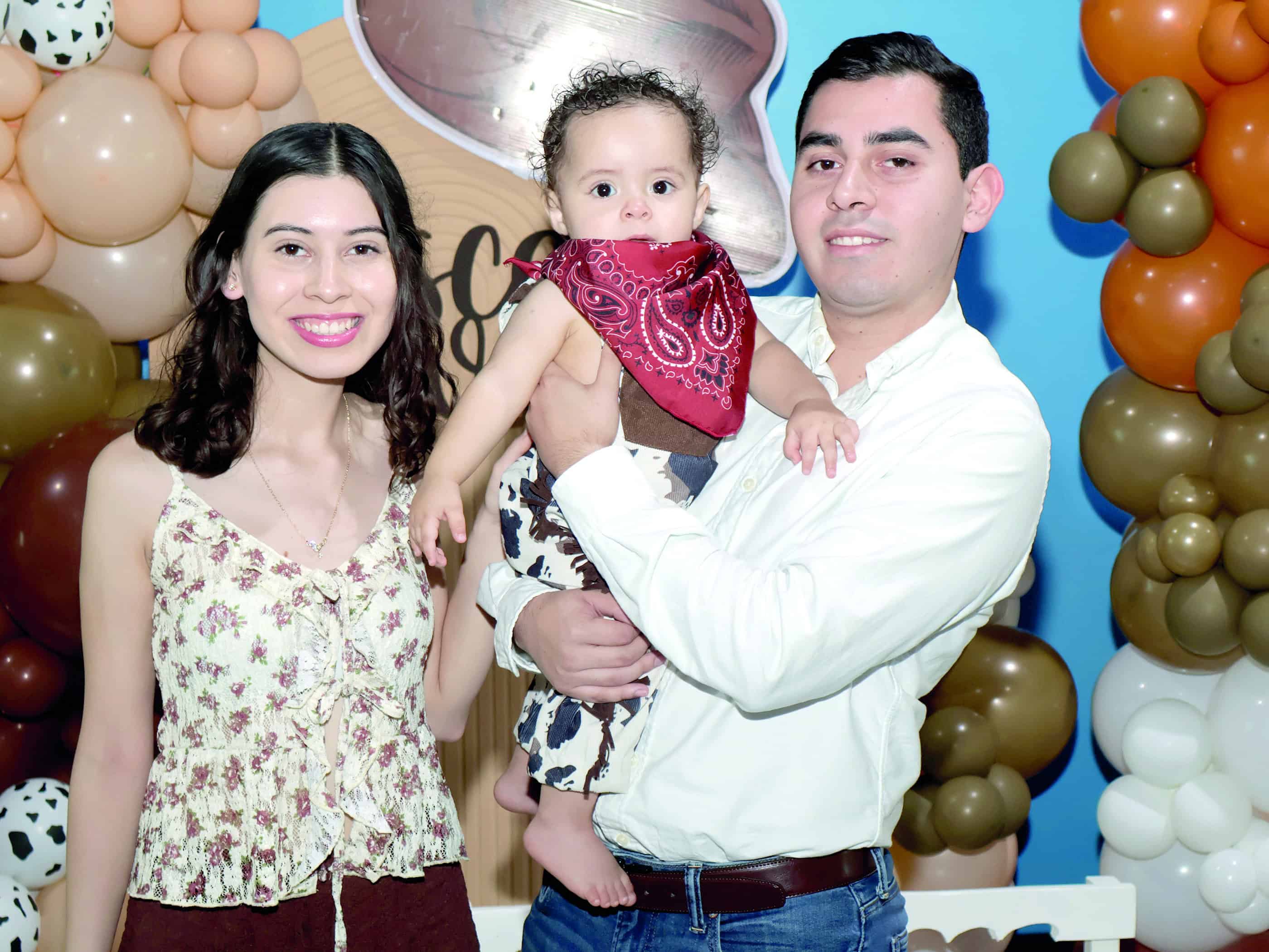 &Oacute;scar Javier Aranda celebra su primer cumplea&ntilde;os