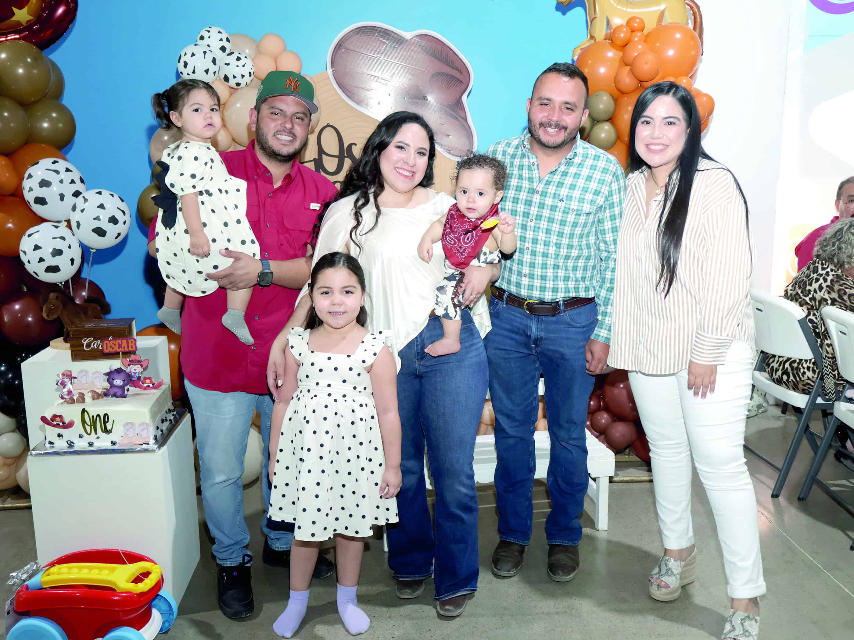 &Oacute;scar Javier Aranda celebra su primer cumplea&ntilde;os