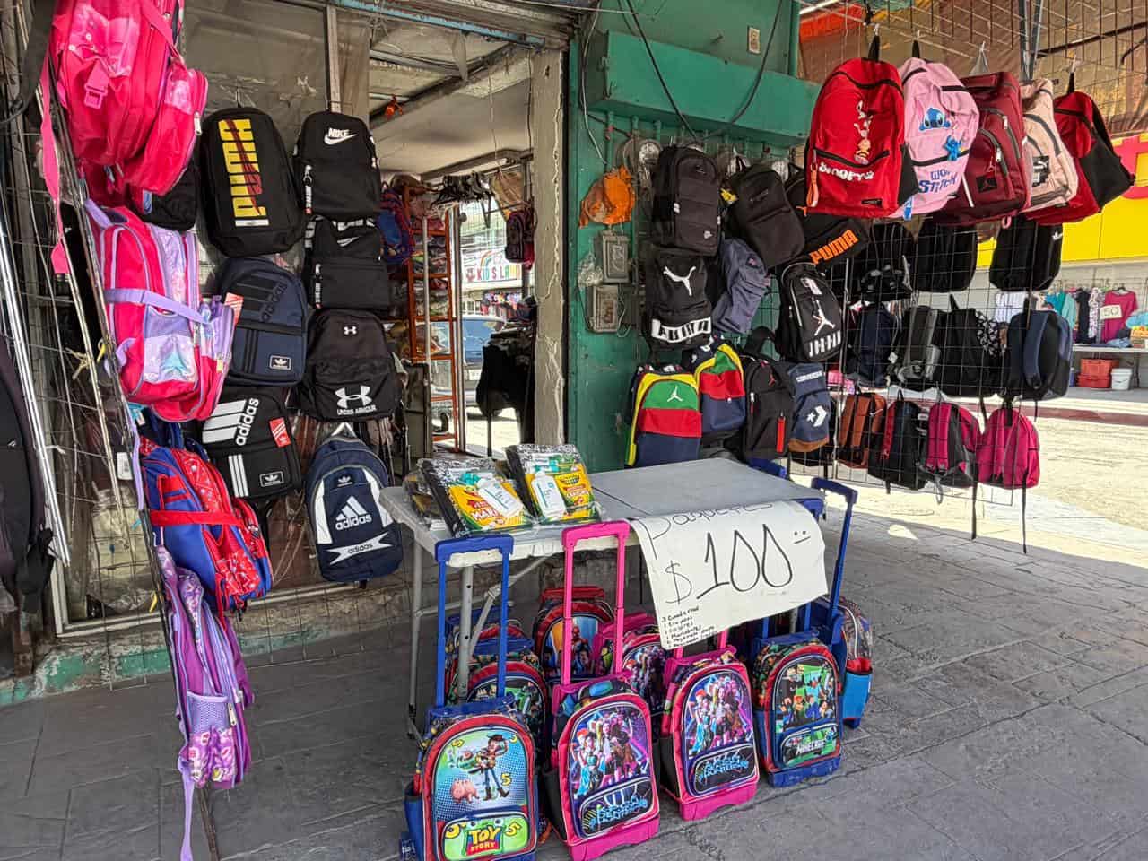 Gastan familias hasta 2 mil 500 por alumno