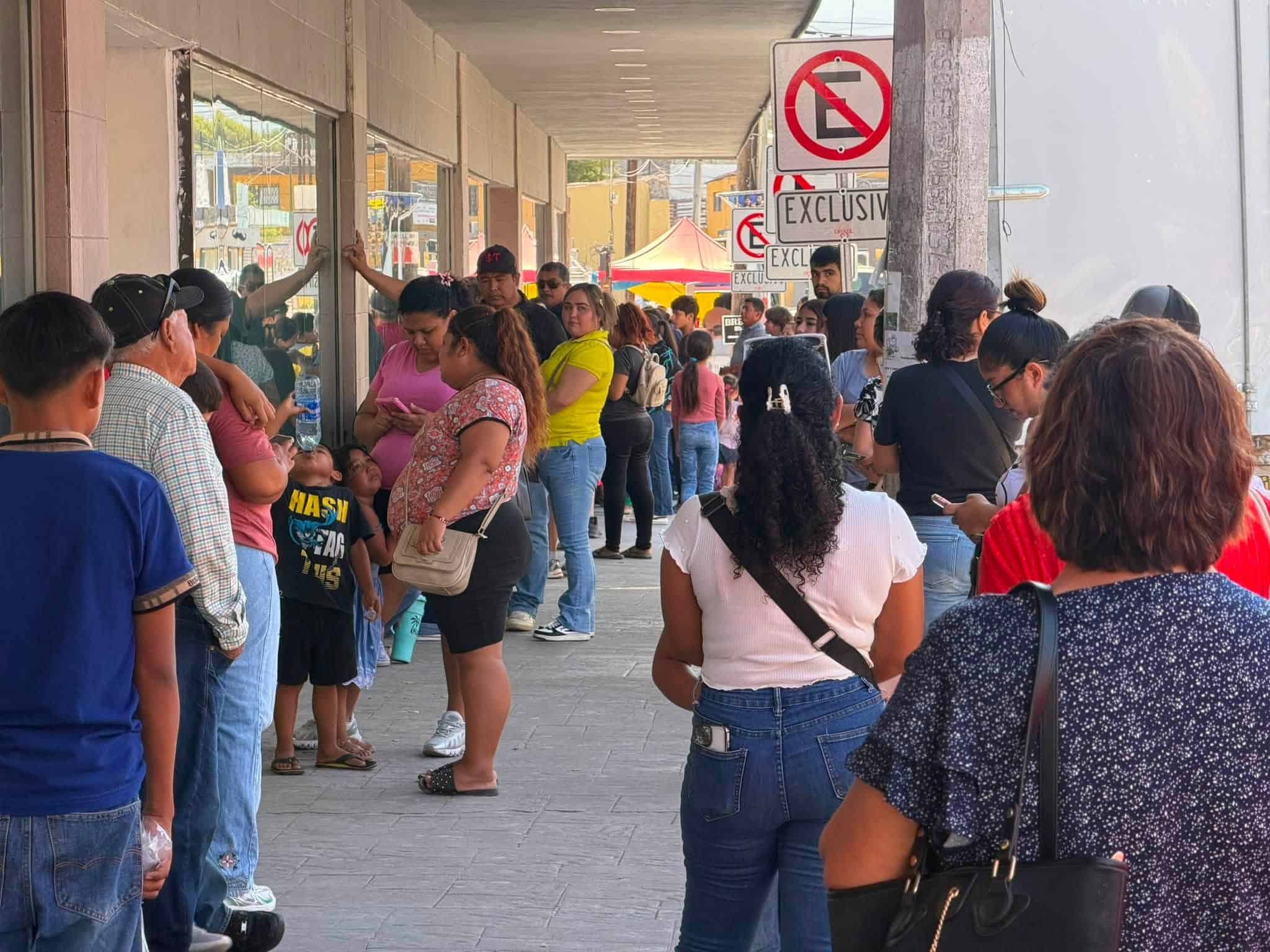 Abarrotan papeler&iacute;as  por regreso a clases