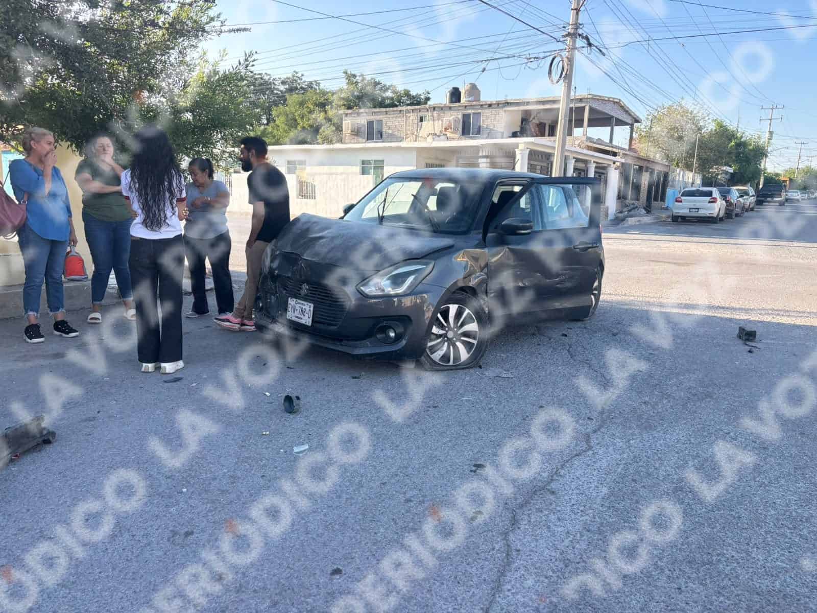 Provoca choque y huye; deja a estudiante lesionada