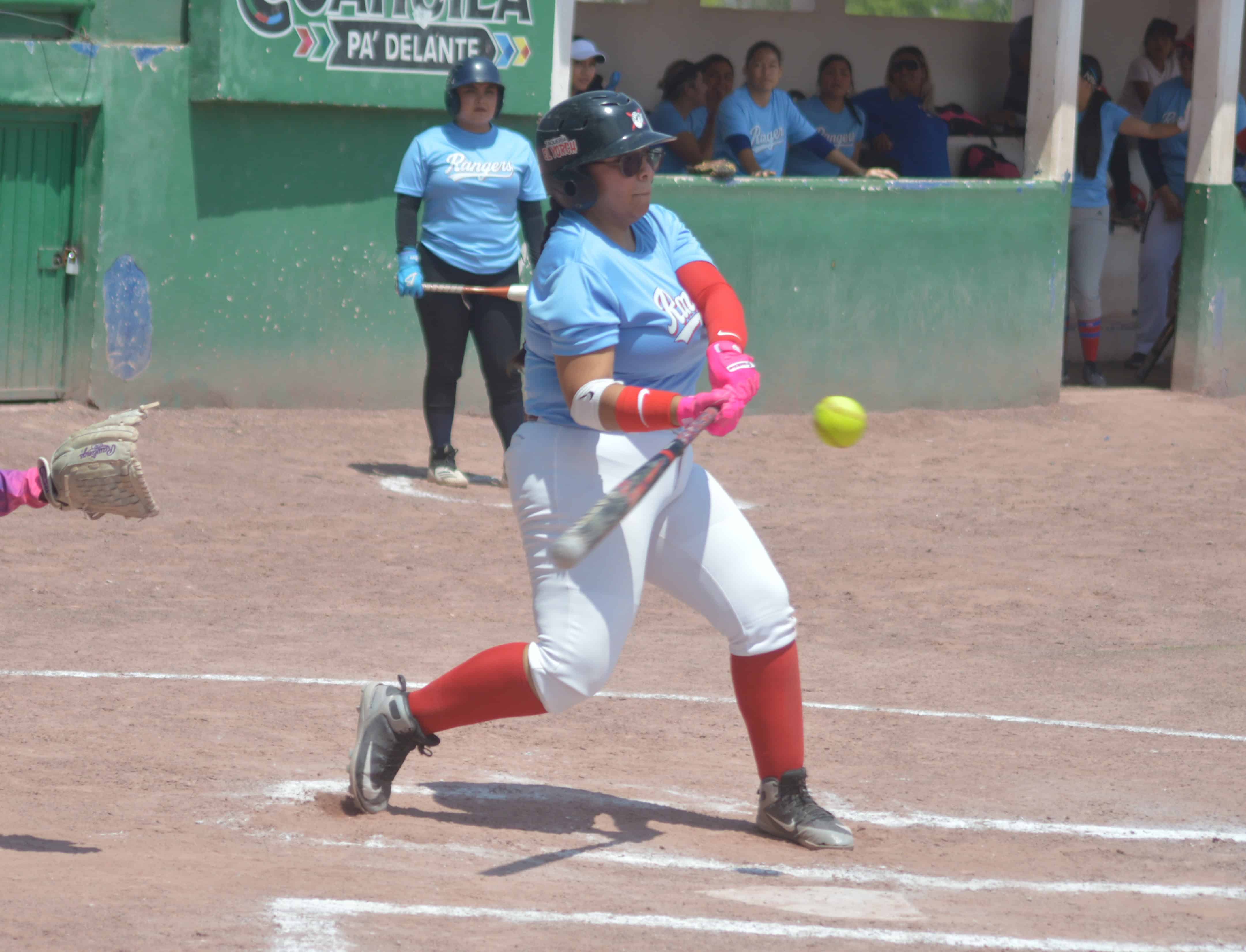 Rangers se impone a Las Javis en un emocionante partido de softbol