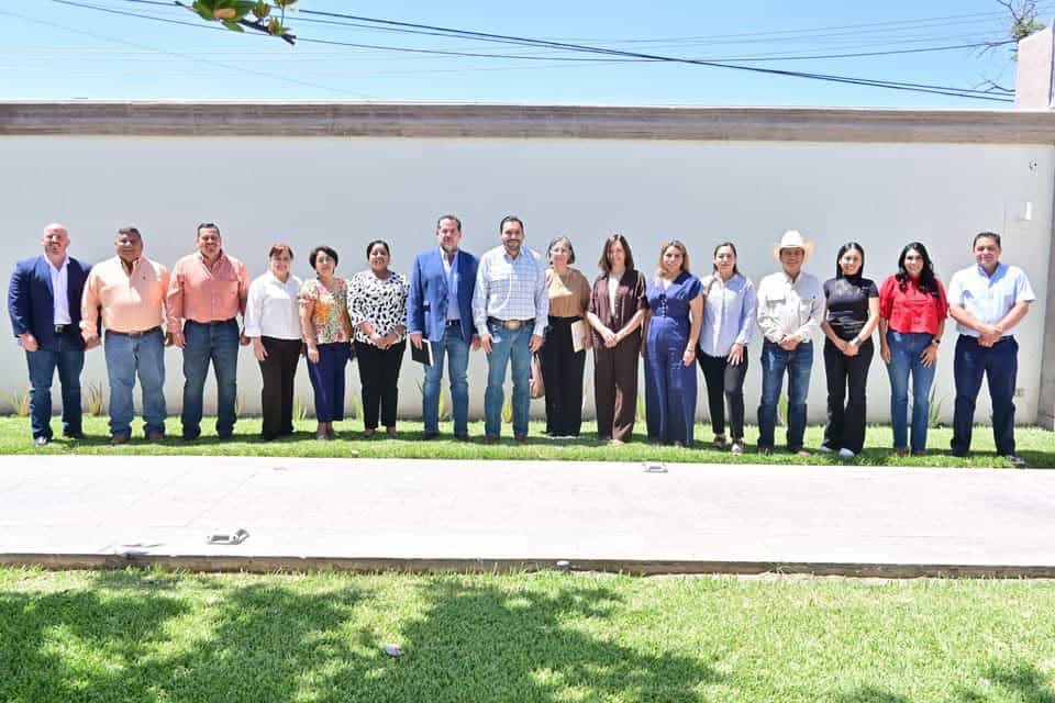 Carlos Villarreal se re&uacute;ne con alcaldes para fortalecer la seguridad en Monclova