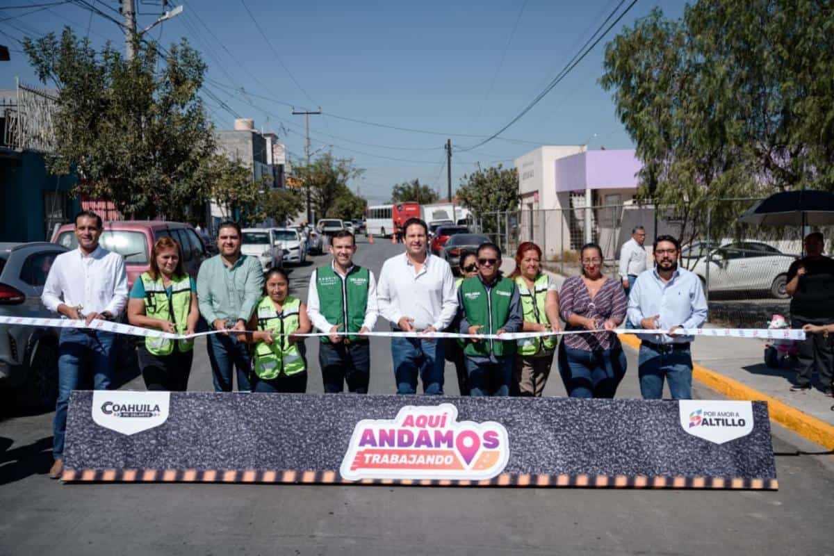 Javier Díaz González entrega obras de rehabilitación en Saltillo: 5.5 millones para calles de Asturias Javier Díaz González entrega obras de rehabilitación en Saltillo: 5.5 millones para calles de Asturias