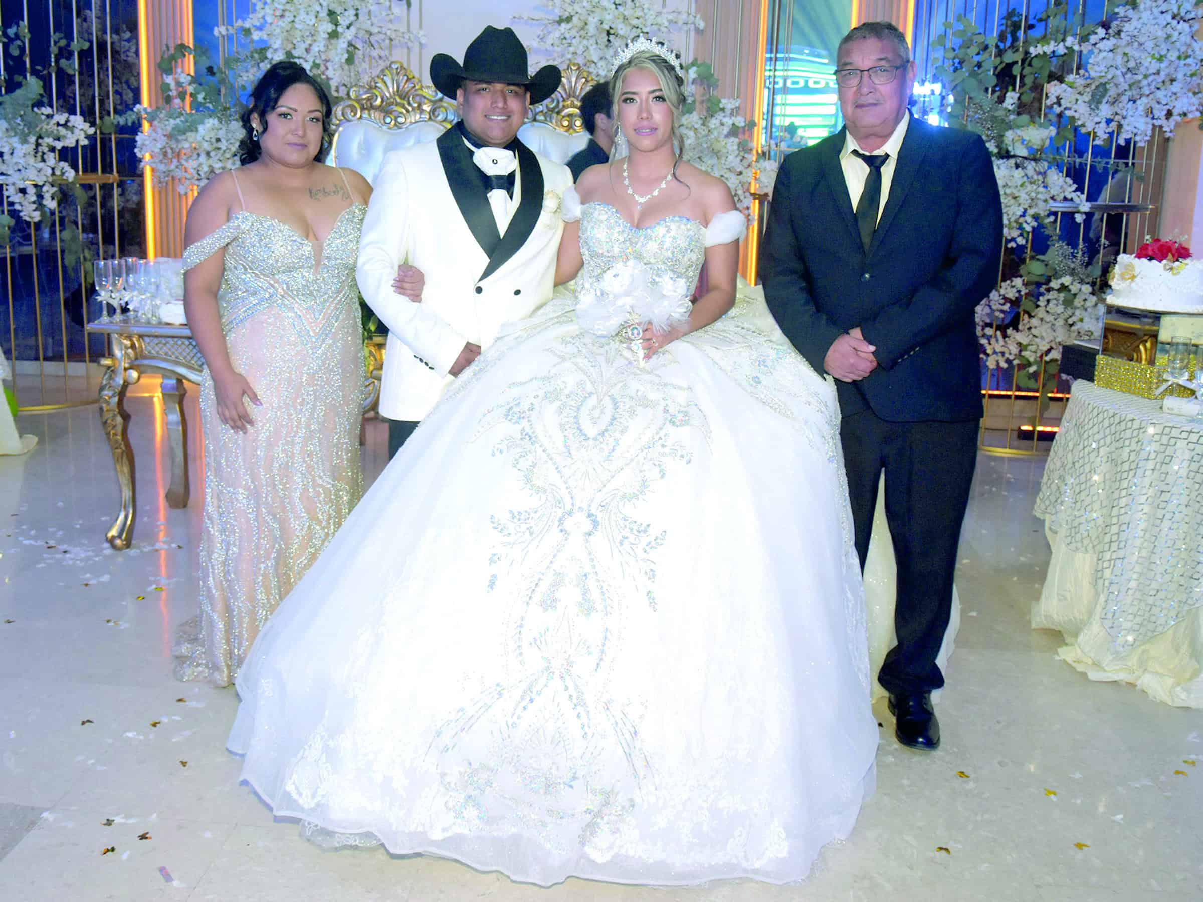 Mia Elizondo y Ricardo Castillo celebran su boda en Monclova
