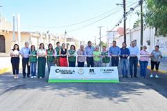 Carlos Villarreal entrega recarpeteo en Monclova Carlos Villarreal entrega recarpeteo en Monclova