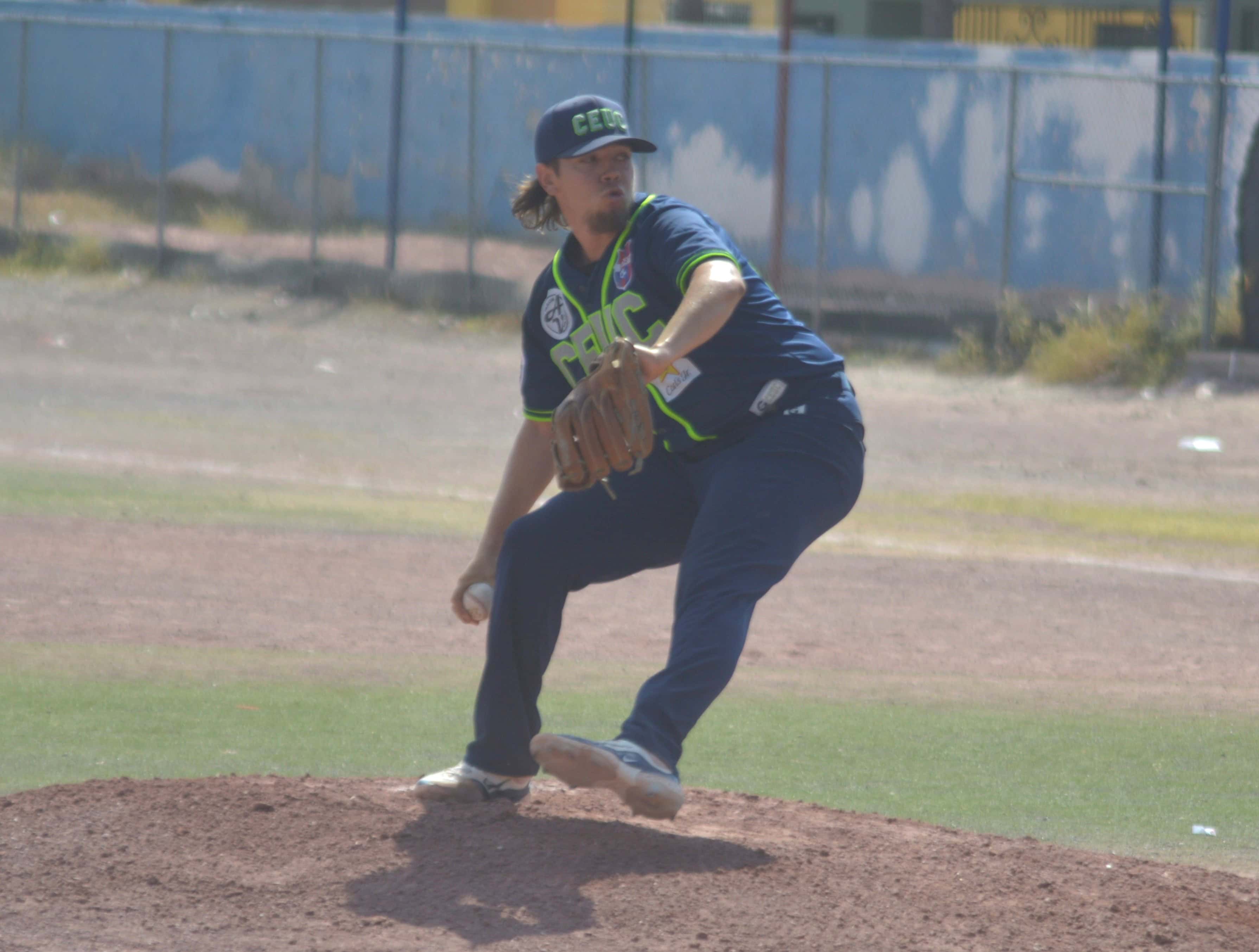 Halcones CEUC se preparan para la final de béisbol en Coahuila