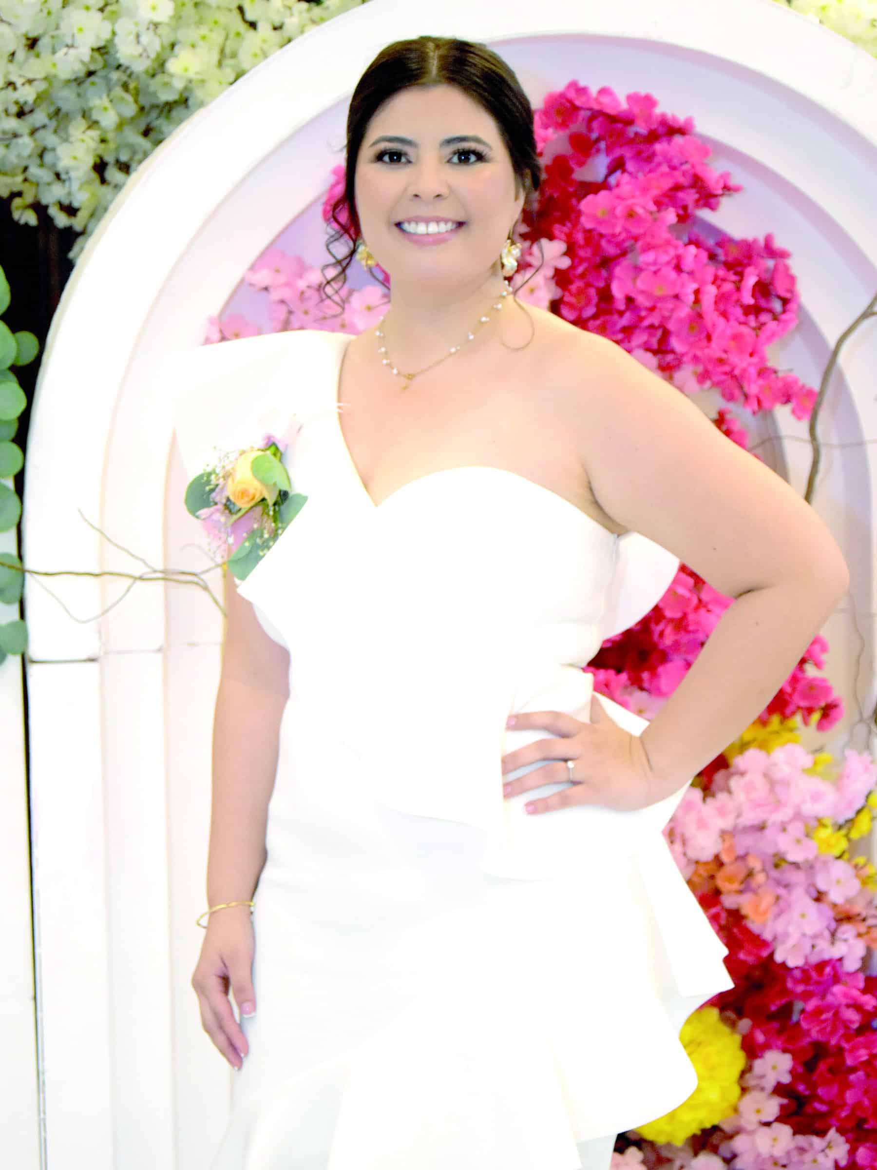 Mar&iacute;a Fernanda Aguilar celebra su despedida de soltera en evento familiar