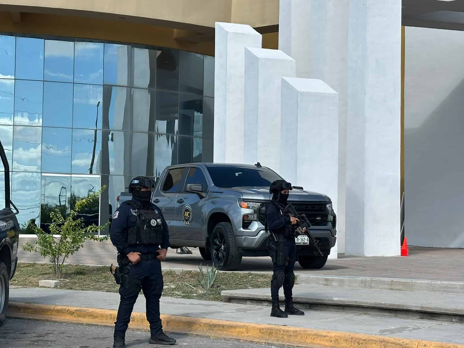 Ejecutan dos órdenes de aprehensión por delitos de acecho y abuso sexual