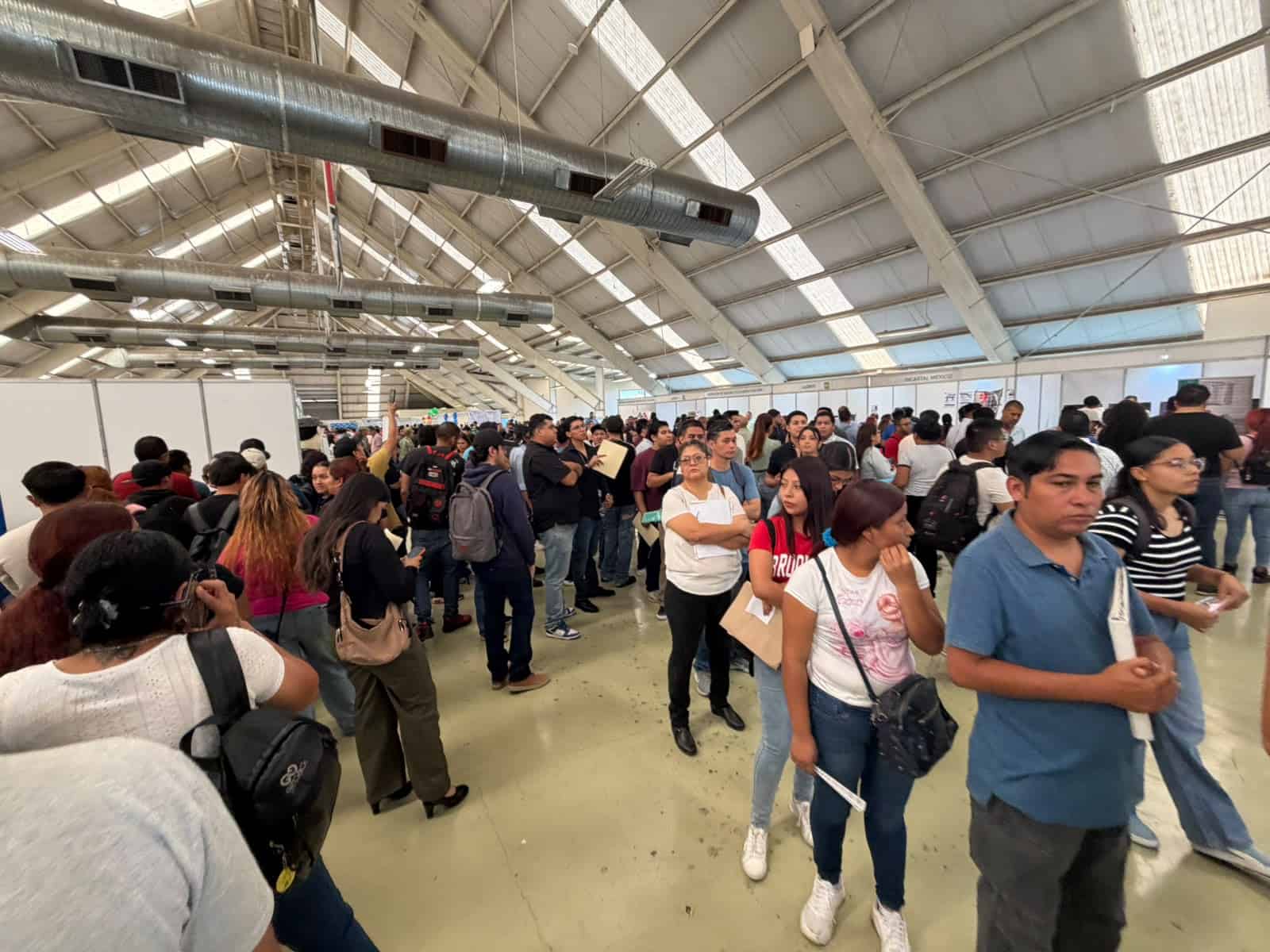 Saltillo: Feria laboral ofrece 1,700 vacantes para buscadores de empleo
