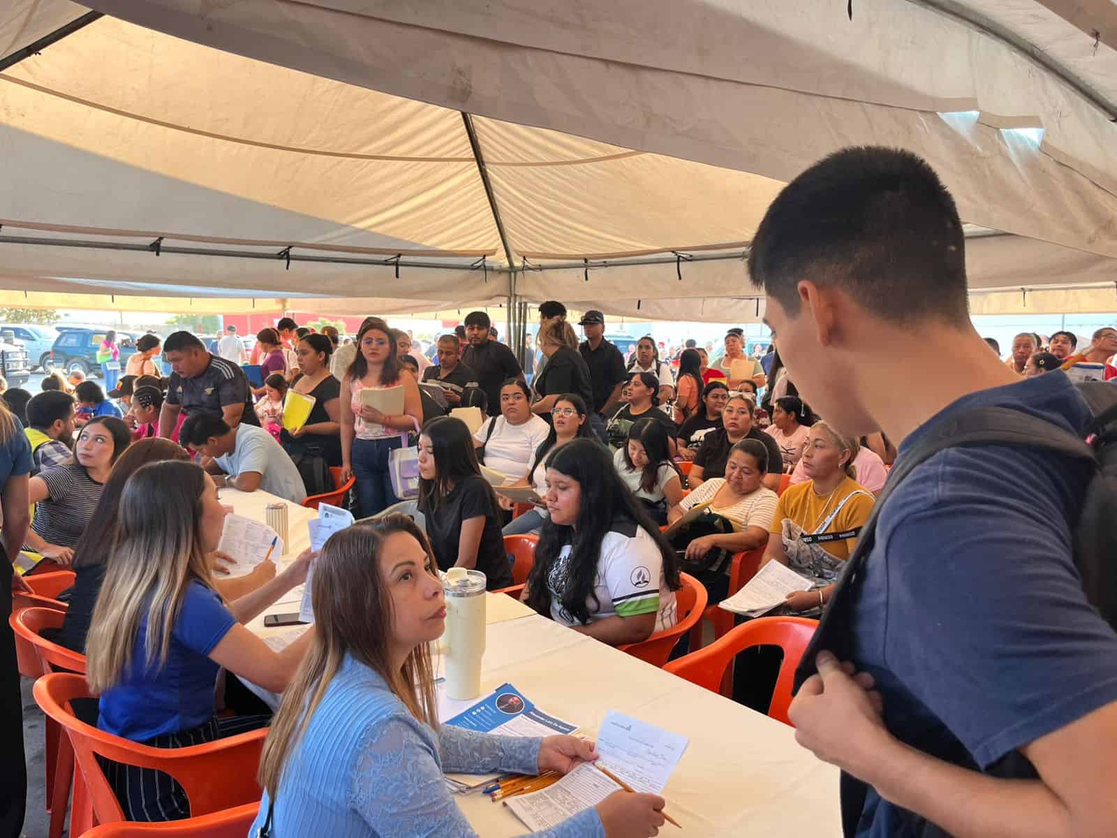 Ofertan m&aacute;s de 300 vacantes durante jornada de contrataci&oacute;n en Ciudad Acu&ntilde;a