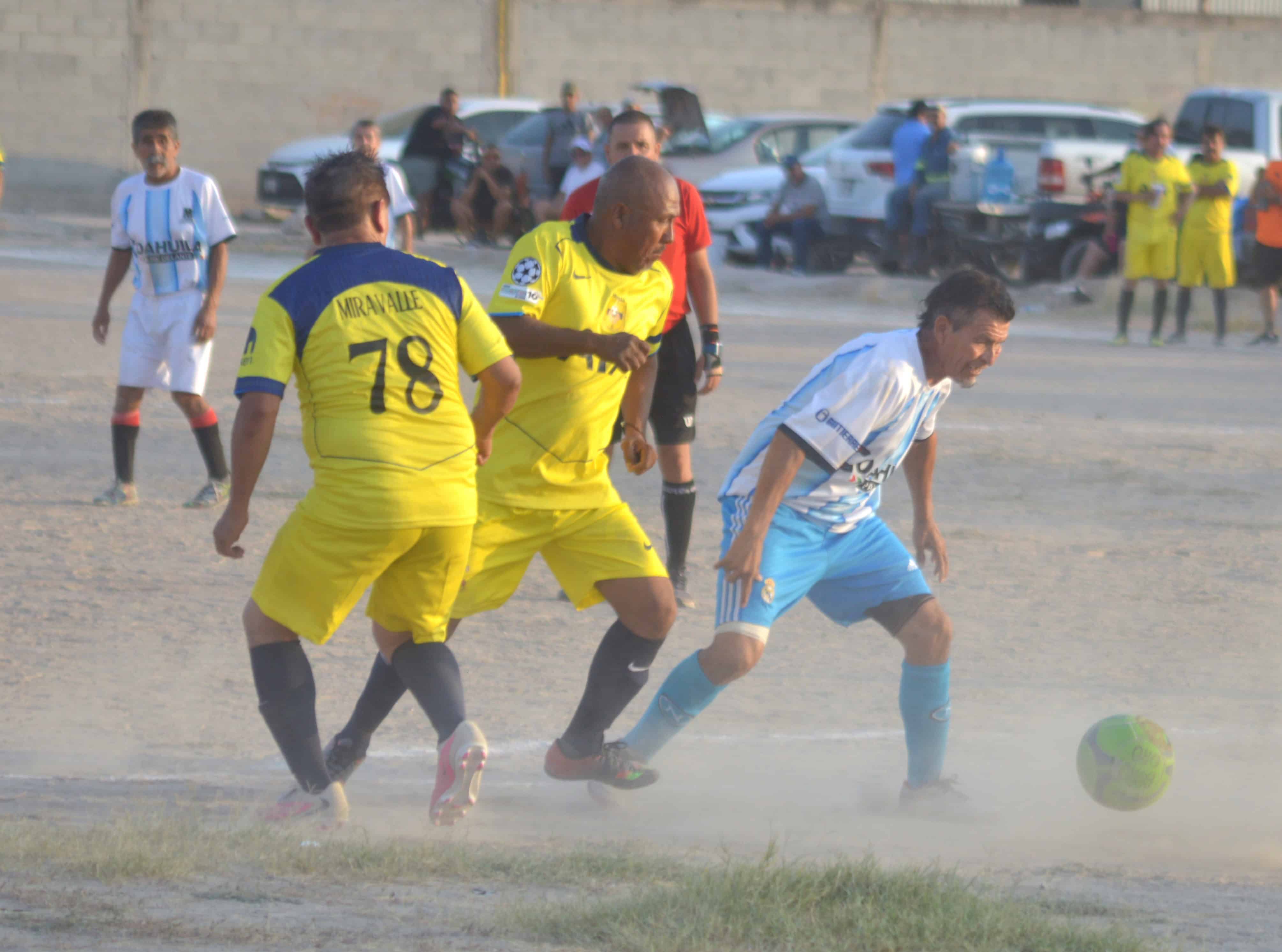 Miravalle vence 3-1 a Colonia Borja en la Liga de F&uacute;tbol Master