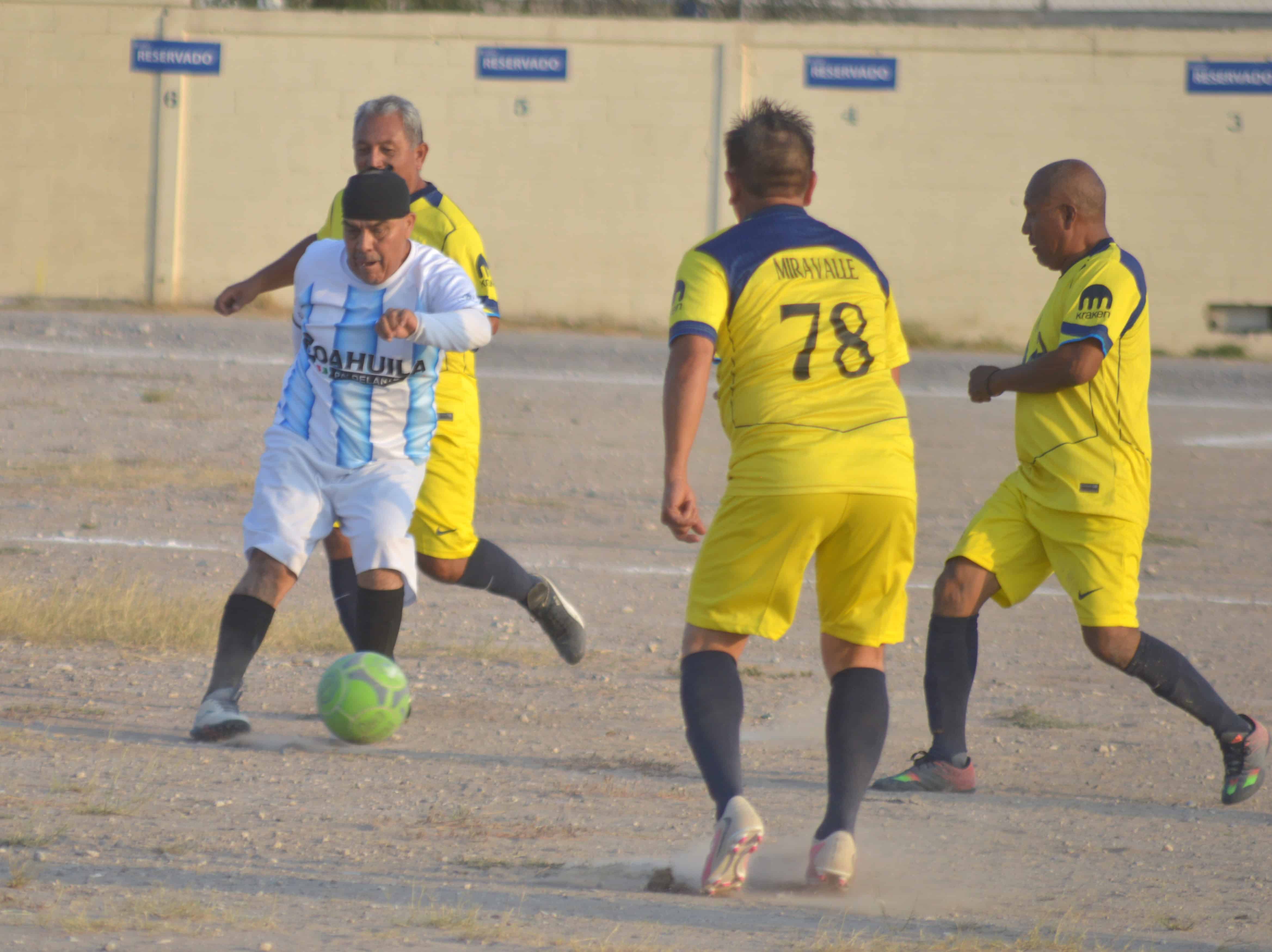 Miravalle vence 3-1 a Colonia Borja en la Liga de F&uacute;tbol Master