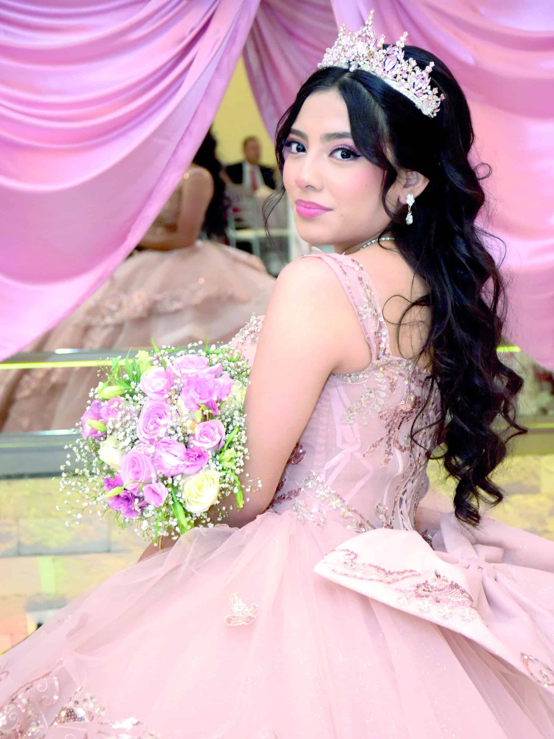 Emotiva fiesta de XV a&ntilde;os para Natalia D&iacute;az en Monclova