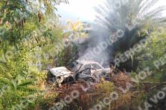 Incendio revela taxi abandonado en Monclova Incendio revela taxi abandonado en Monclova