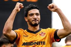 Raúl Jiménez vuelve a marcar y los Wolves se mantienen en la cima