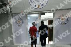 Detienen a joven con navaja tras intentar escapar de la policía Detienen a joven con navaja tras intentar escapar de la policía