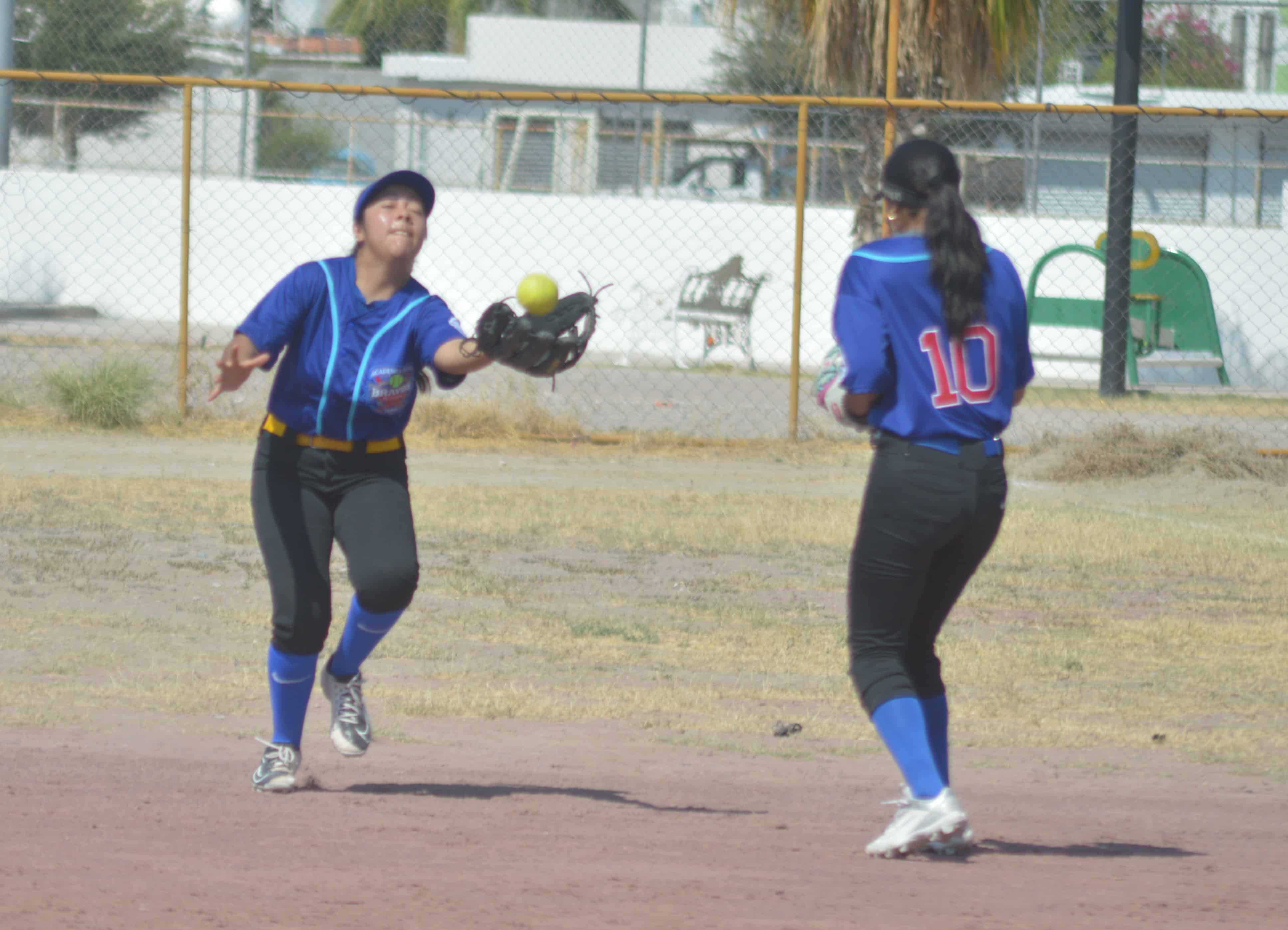 Queens gana 7-6 a Bravas de Sabinas: Yudith Padilla brilla