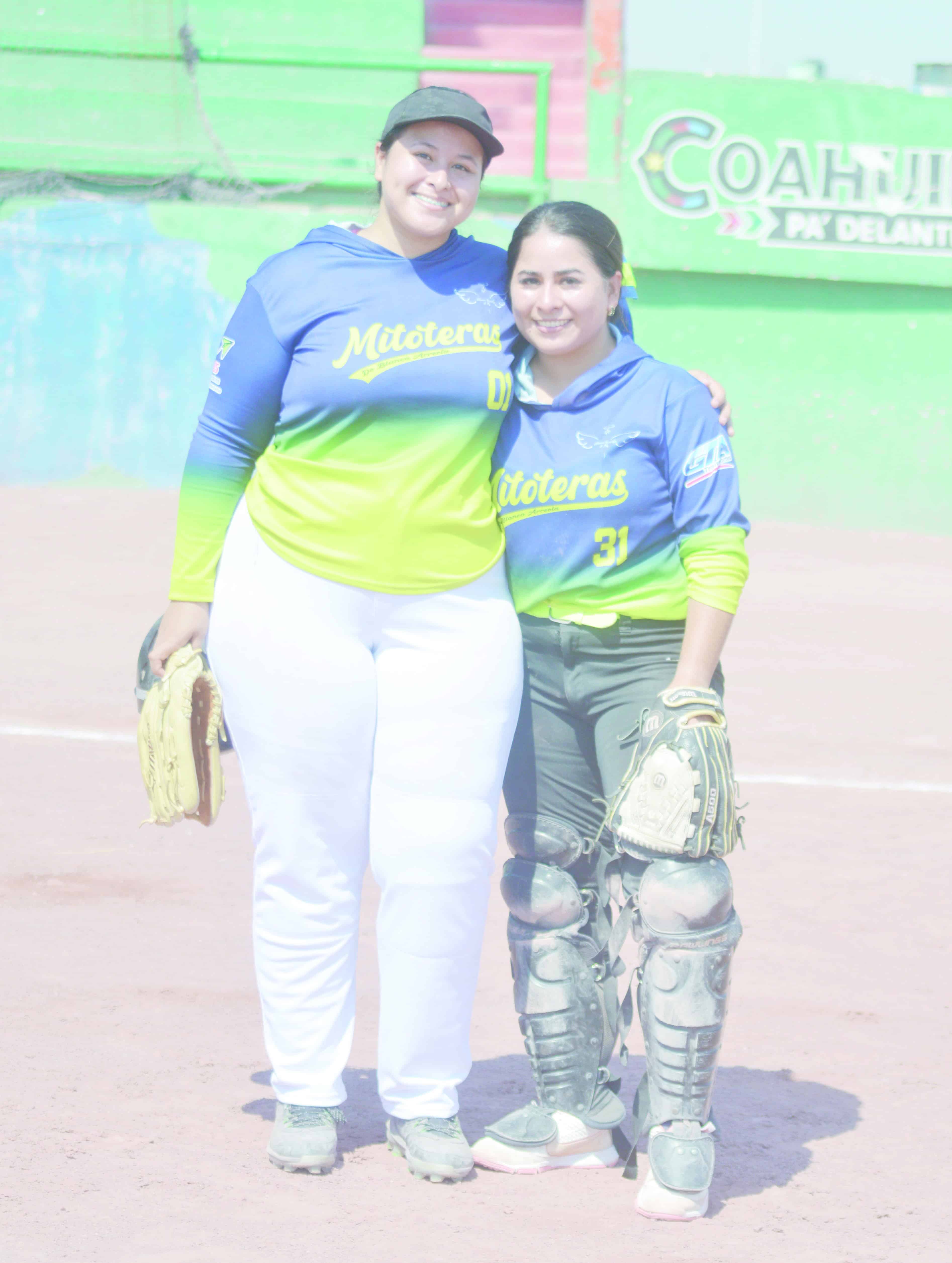 Mitoteras arrasan con Gladiadoras: Frida Barrera brilla en el bateo