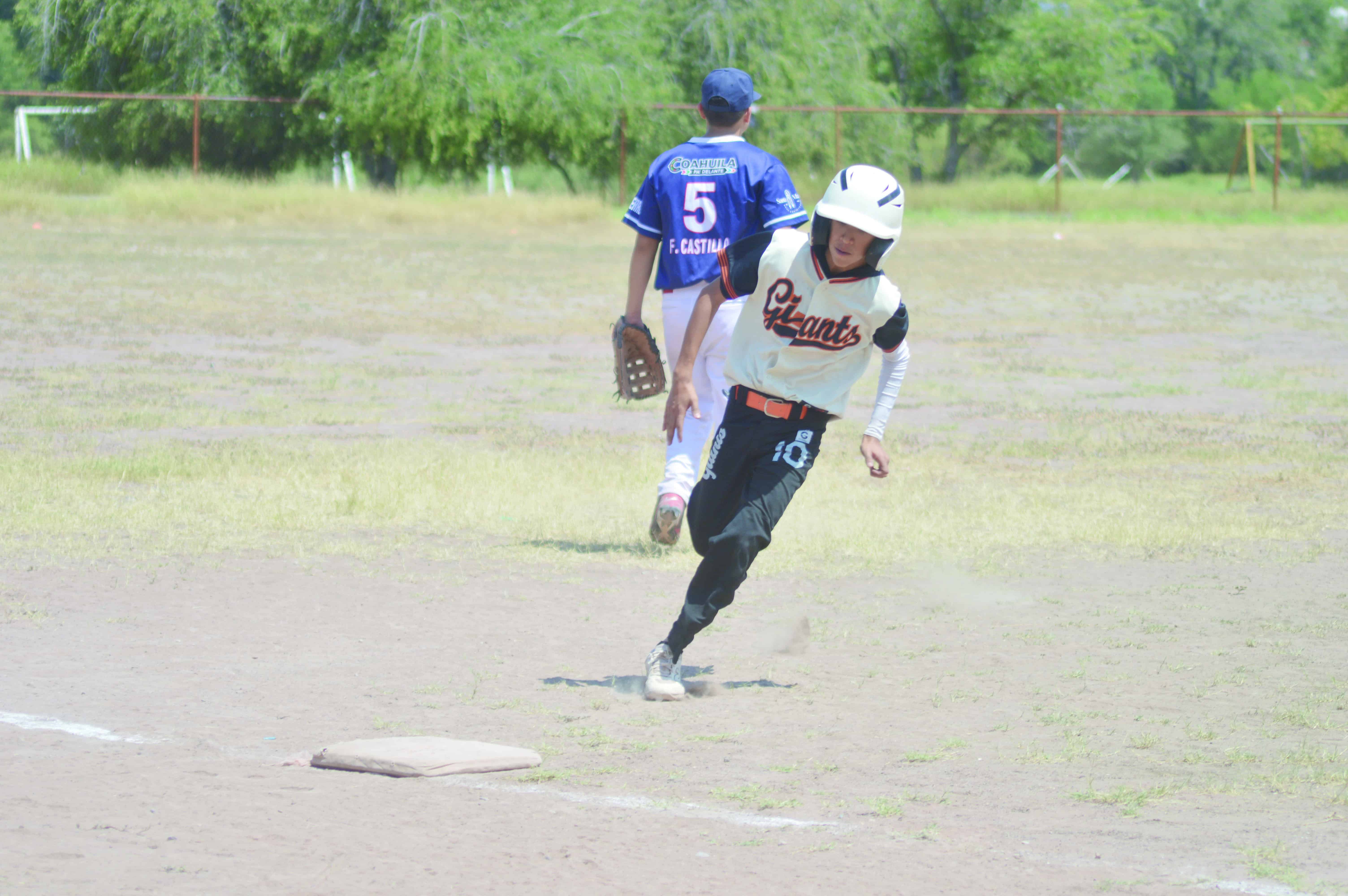Gigantes A avanza a la final tras vencer 20-0 a Sultanes en AHMSA Gigantes A avanza a la final tras vencer 20-0 a Sultanes en AHMSA