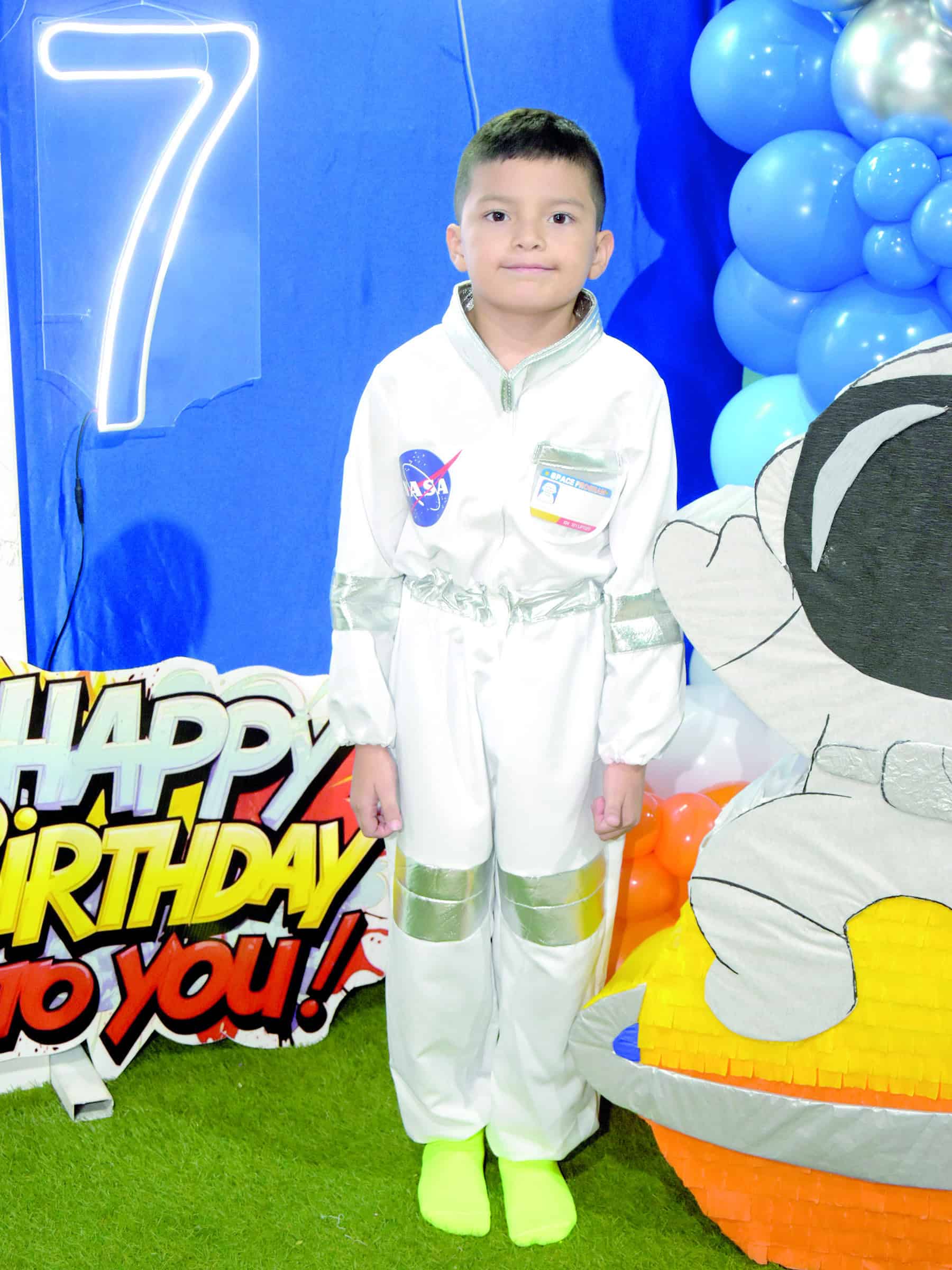 Santiago celebra su s&eacute;ptimo cumplea&ntilde;os en un sal&oacute;n infantil